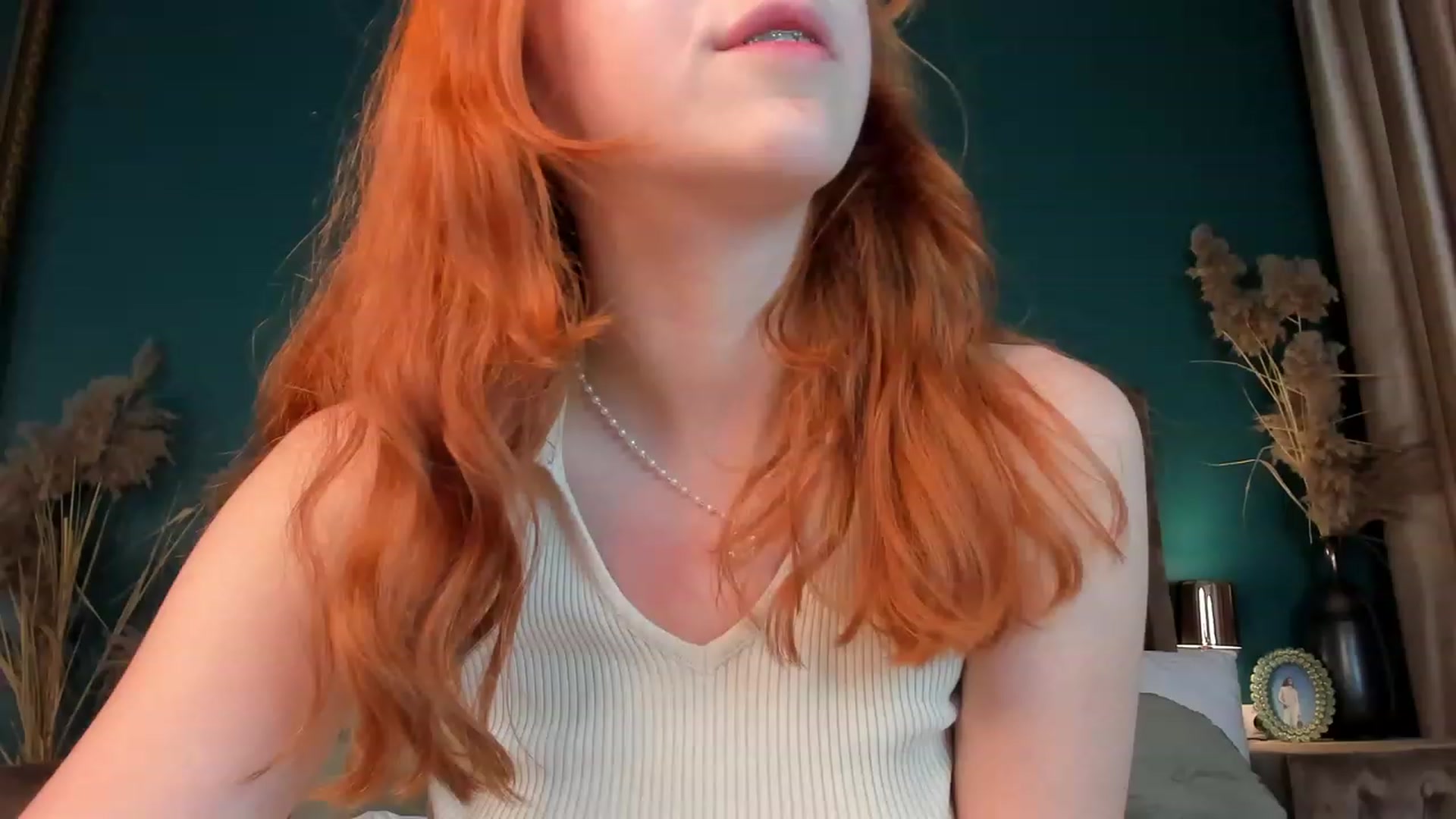 Gallery image thumbnail from ElsaYoung's myfreecams stream on, 10/12/2023, 17:37 image 14 of 20