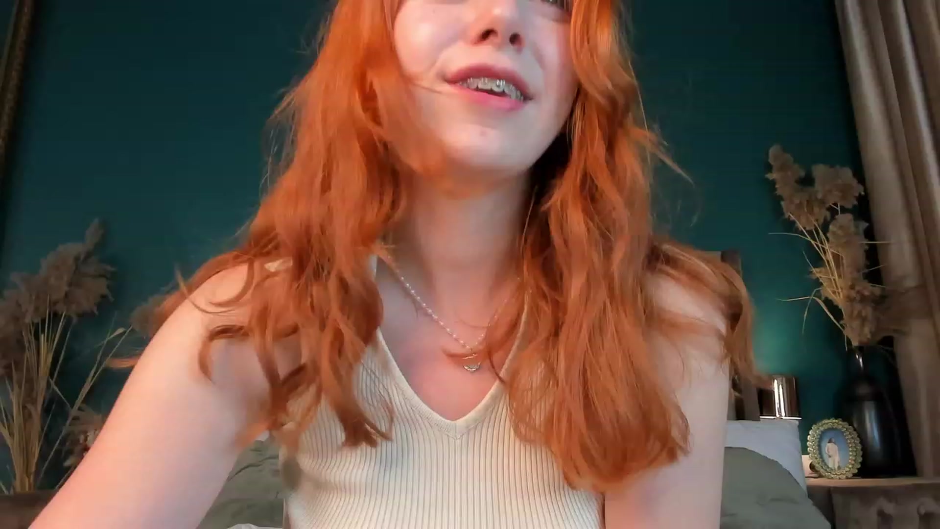 Gallery image thumbnail from ElsaYoung's myfreecams stream on, 10/12/2023, 17:37 image 18 of 20