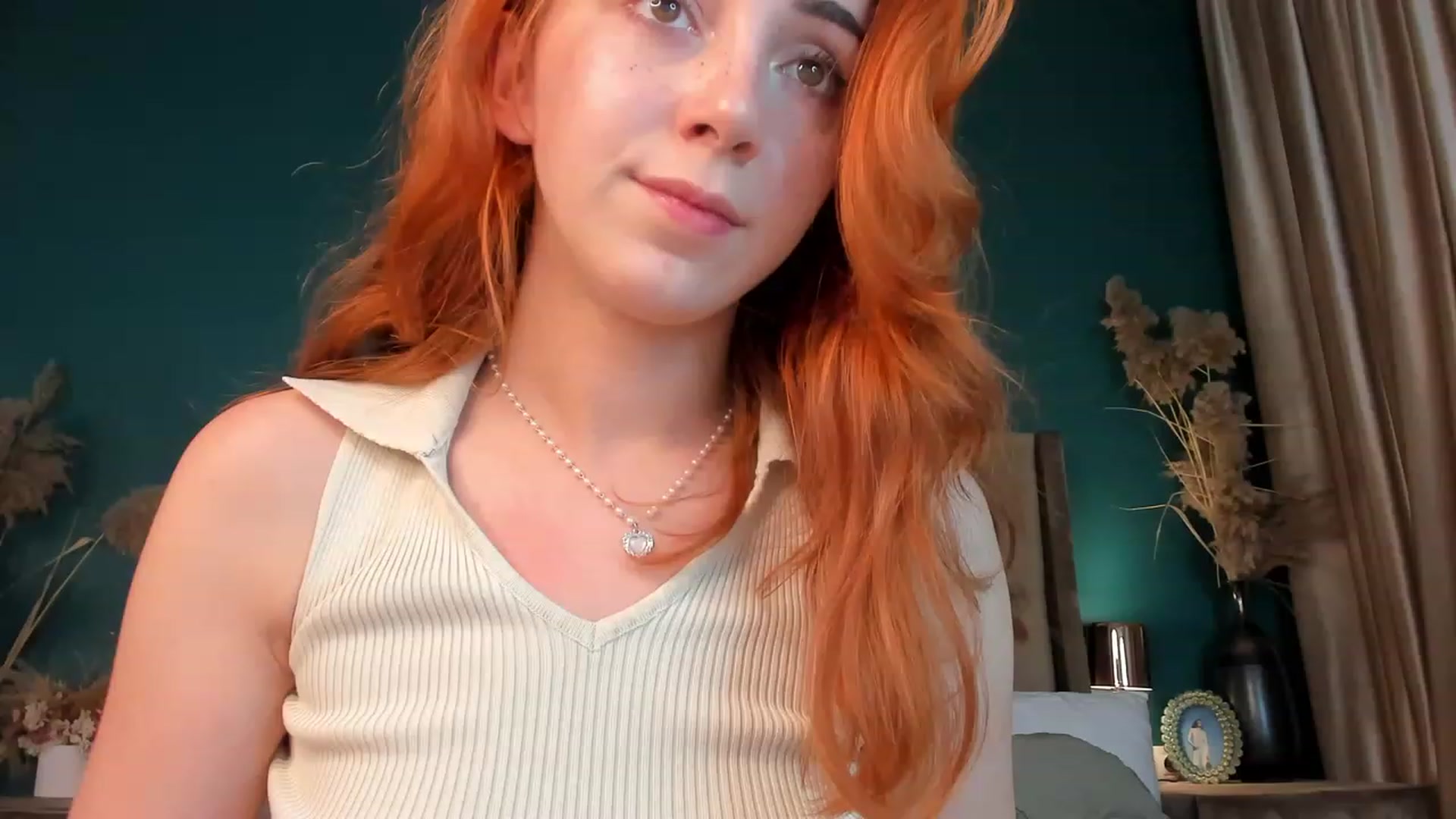 Gallery image thumbnail from ElsaYoung's myfreecams stream on, 10/12/2023, 17:37 image 10 of 20