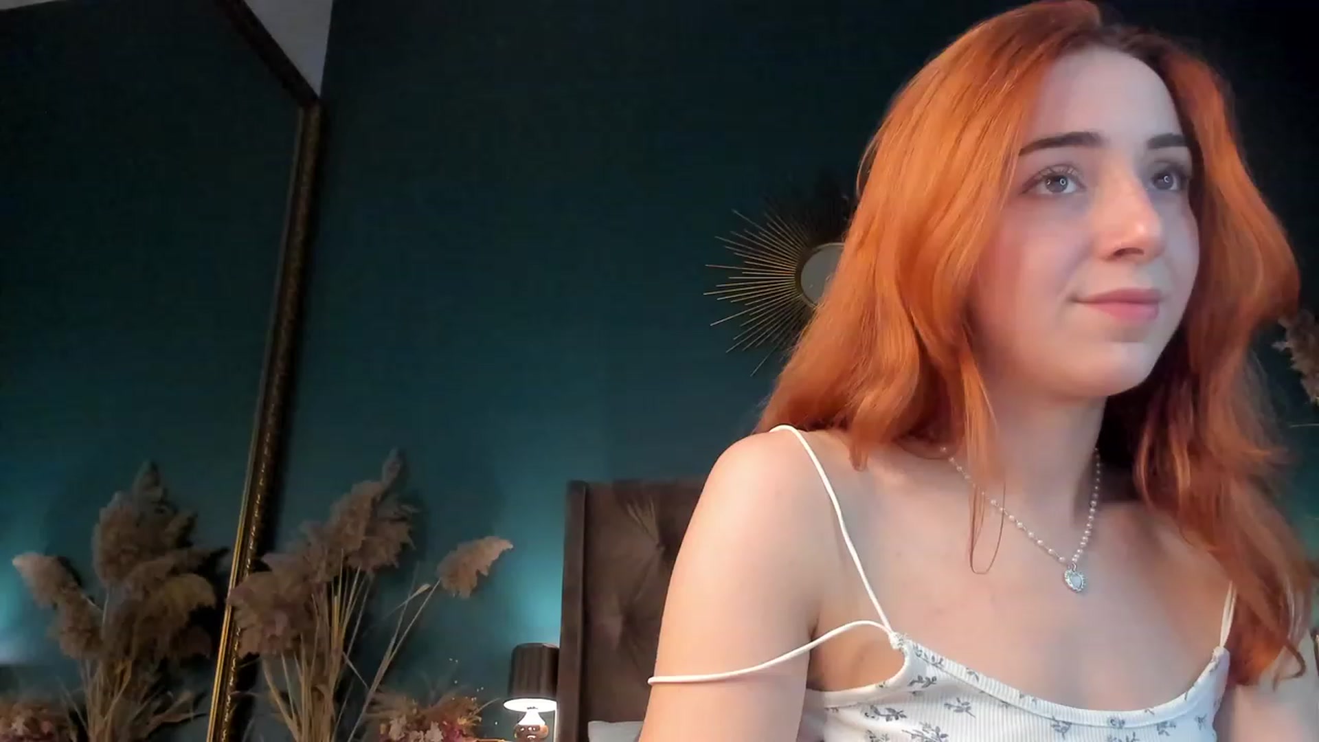 Gallery image thumbnail from ElsaYoung's myfreecams stream on, 10/13/2023, 19:00 image 20 of 20