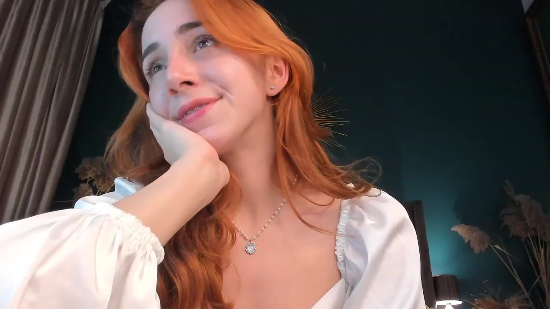 Gallery image thumbnail from ElsaYoung's myfreecams stream on, 10/15/2023, 02:51 image 10 of 20
