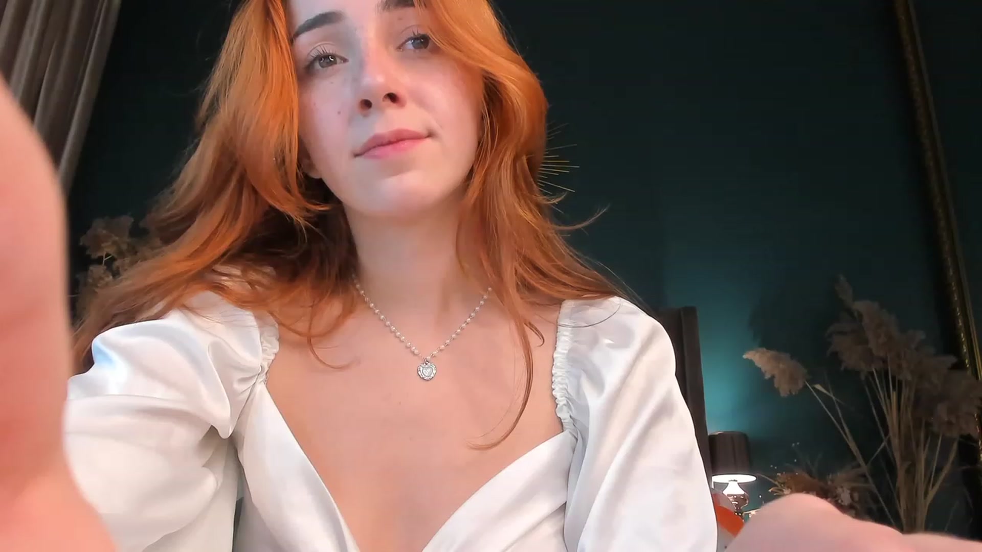 Gallery image thumbnail from ElsaYoung's myfreecams stream on, 10/15/2023, 02:51 image 16 of 20