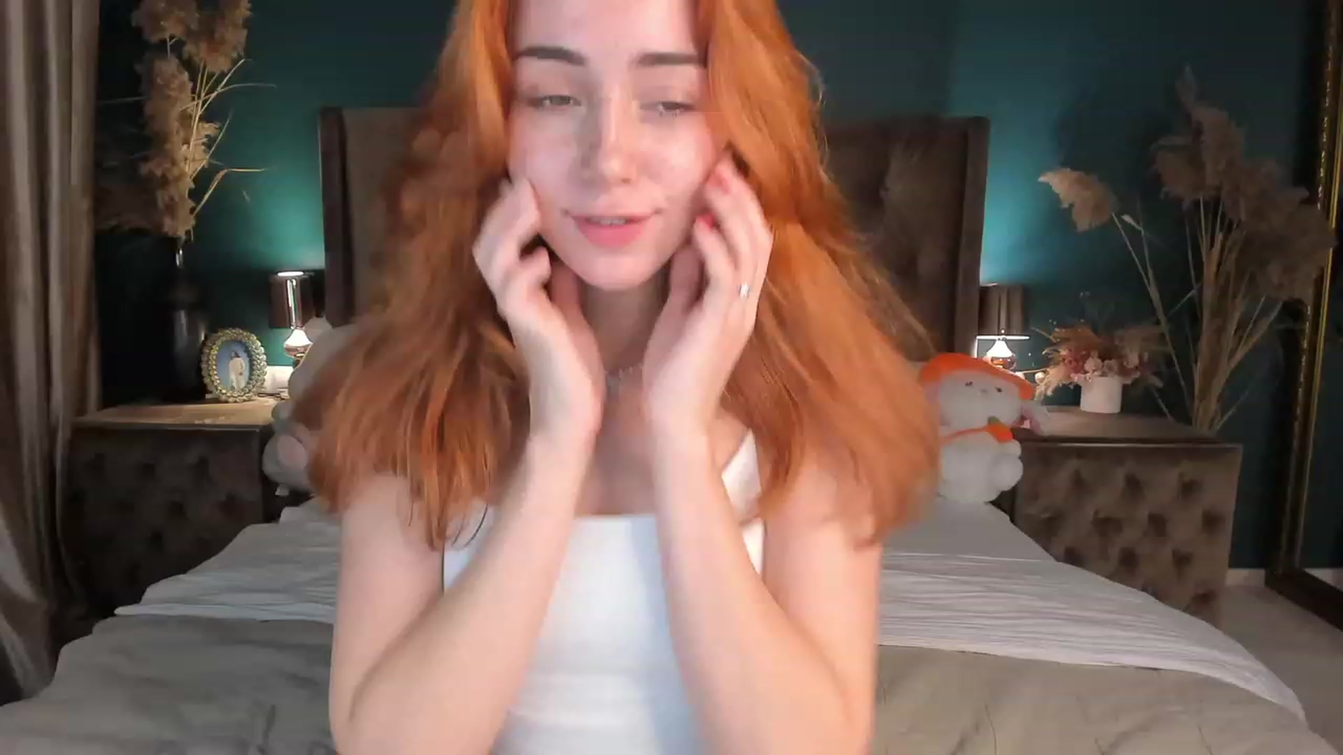 Gallery image thumbnail from ElsaYoung's myfreecams stream on, 10/15/2023, 19:39 image 17 of 20