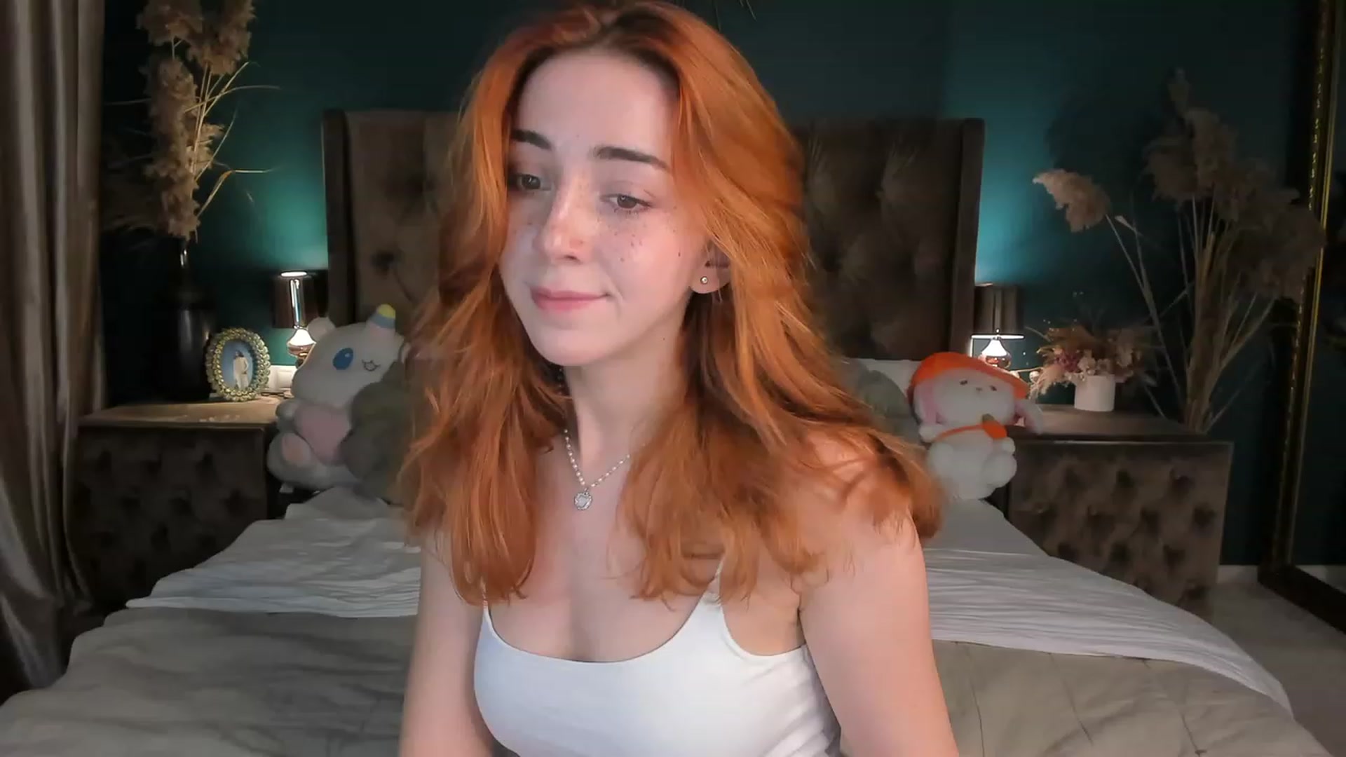 Gallery image thumbnail from ElsaYoung's myfreecams stream on, 10/15/2023, 19:39 image 4 of 20