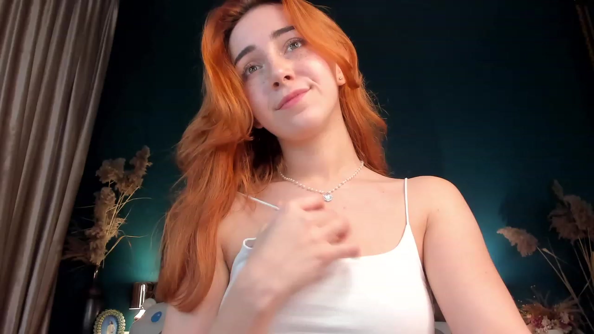 Gallery image thumbnail from ElsaYoung's myfreecams stream on, 10/15/2023, 22:11 image 6 of 20