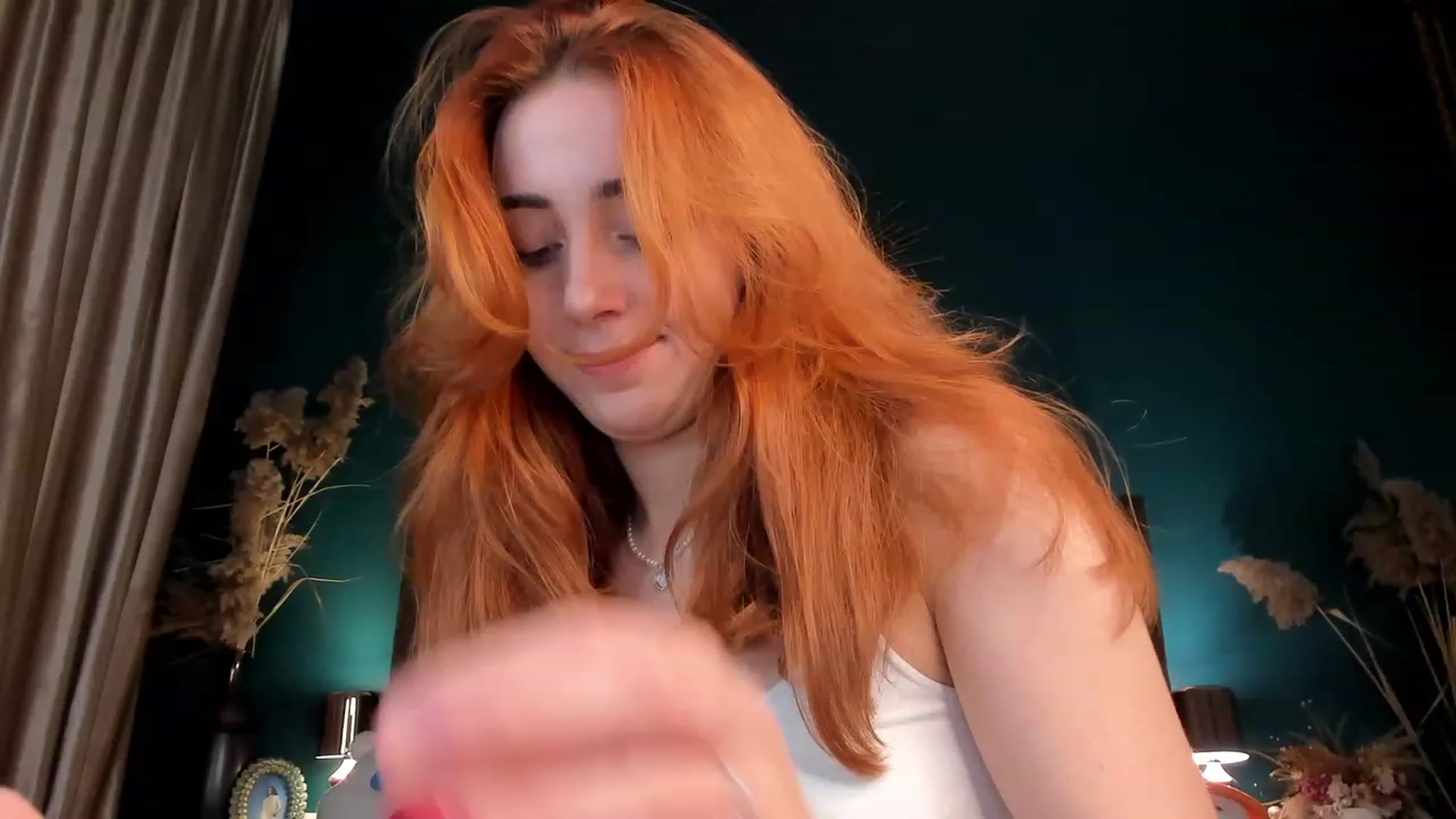 Gallery image thumbnail from ElsaYoung's myfreecams stream on, 10/15/2023, 22:11 image 4 of 20