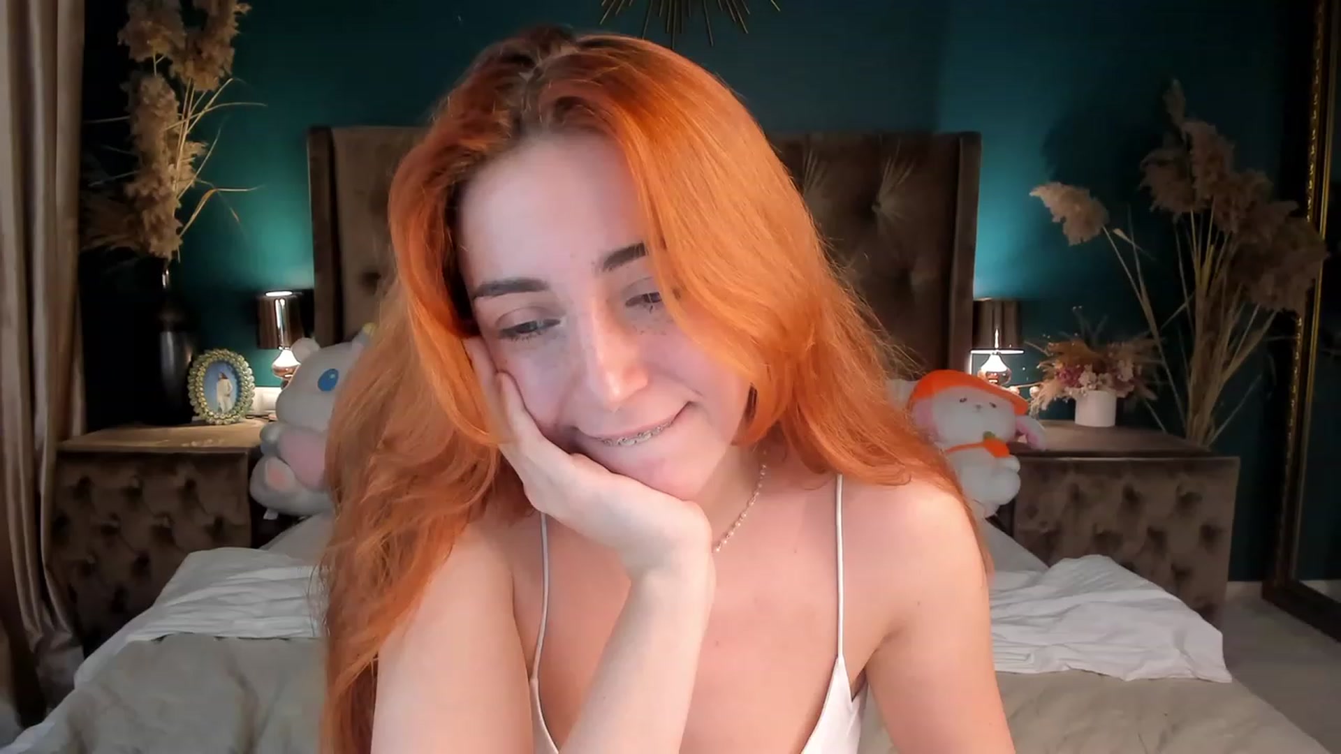 Gallery image thumbnail from ElsaYoung's myfreecams stream on, 10/15/2023, 22:11 image 16 of 20