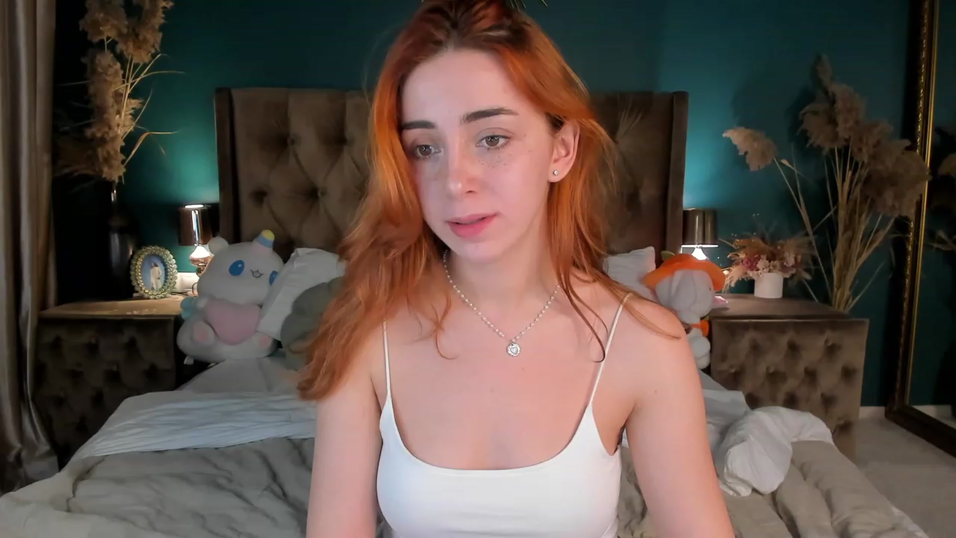 Gallery image thumbnail from ElsaYoung's myfreecams stream on, 10/16/2023, 24:03 image 1 of 20
