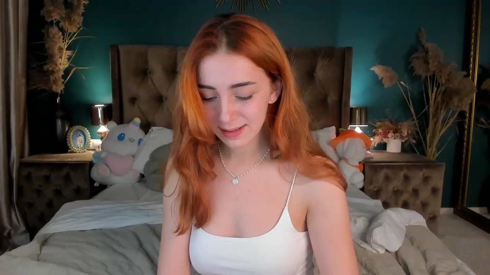 Gallery image thumbnail from ElsaYoung's myfreecams stream on, 10/16/2023, 24:03 image 7 of 20