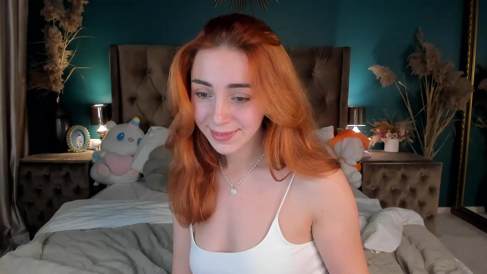 Gallery image thumbnail from ElsaYoung's myfreecams stream on, 10/16/2023, 24:03 image 13 of 20
