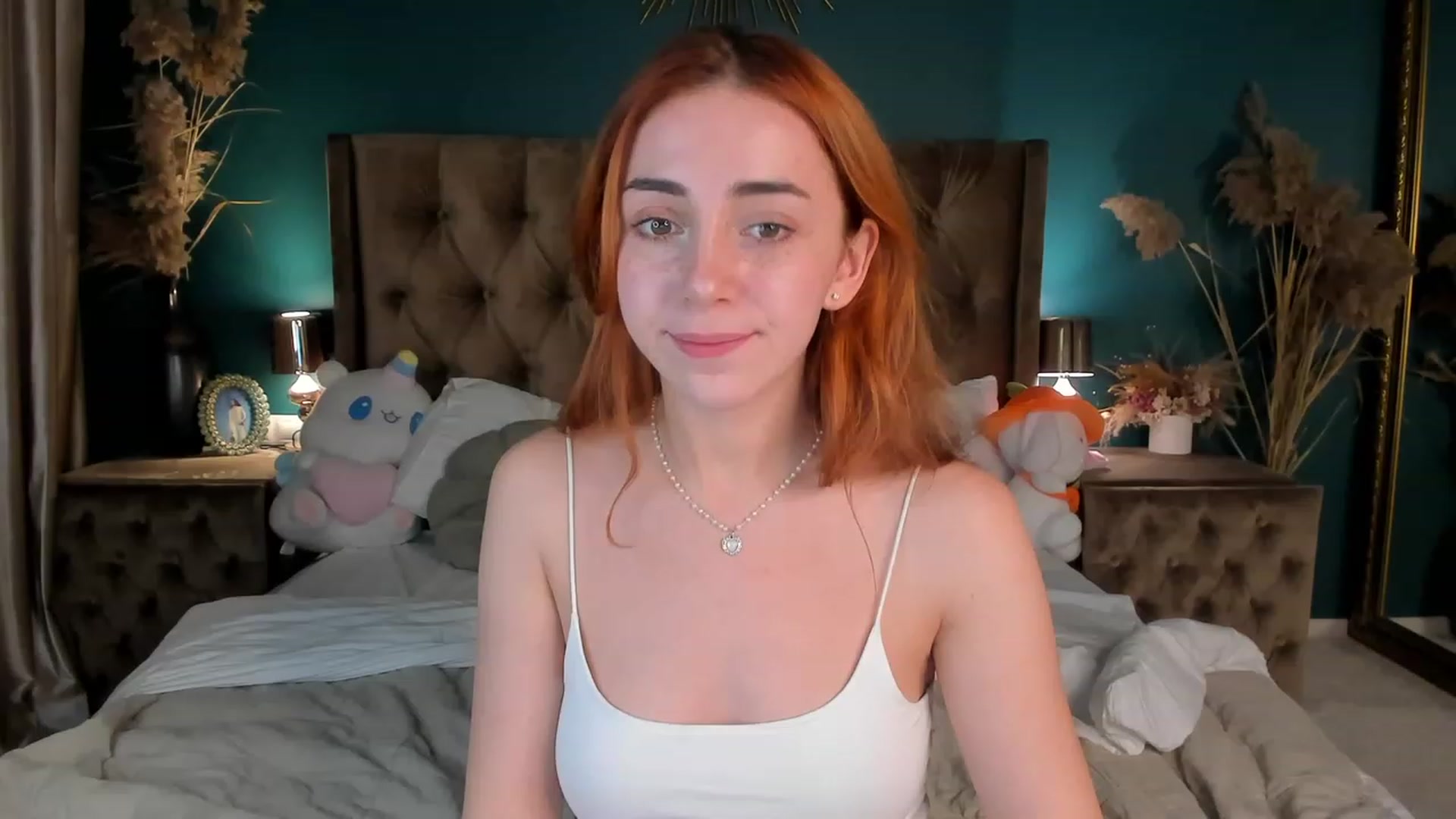 Gallery image thumbnail from ElsaYoung's myfreecams stream on, 10/16/2023, 24:03 image 3 of 20