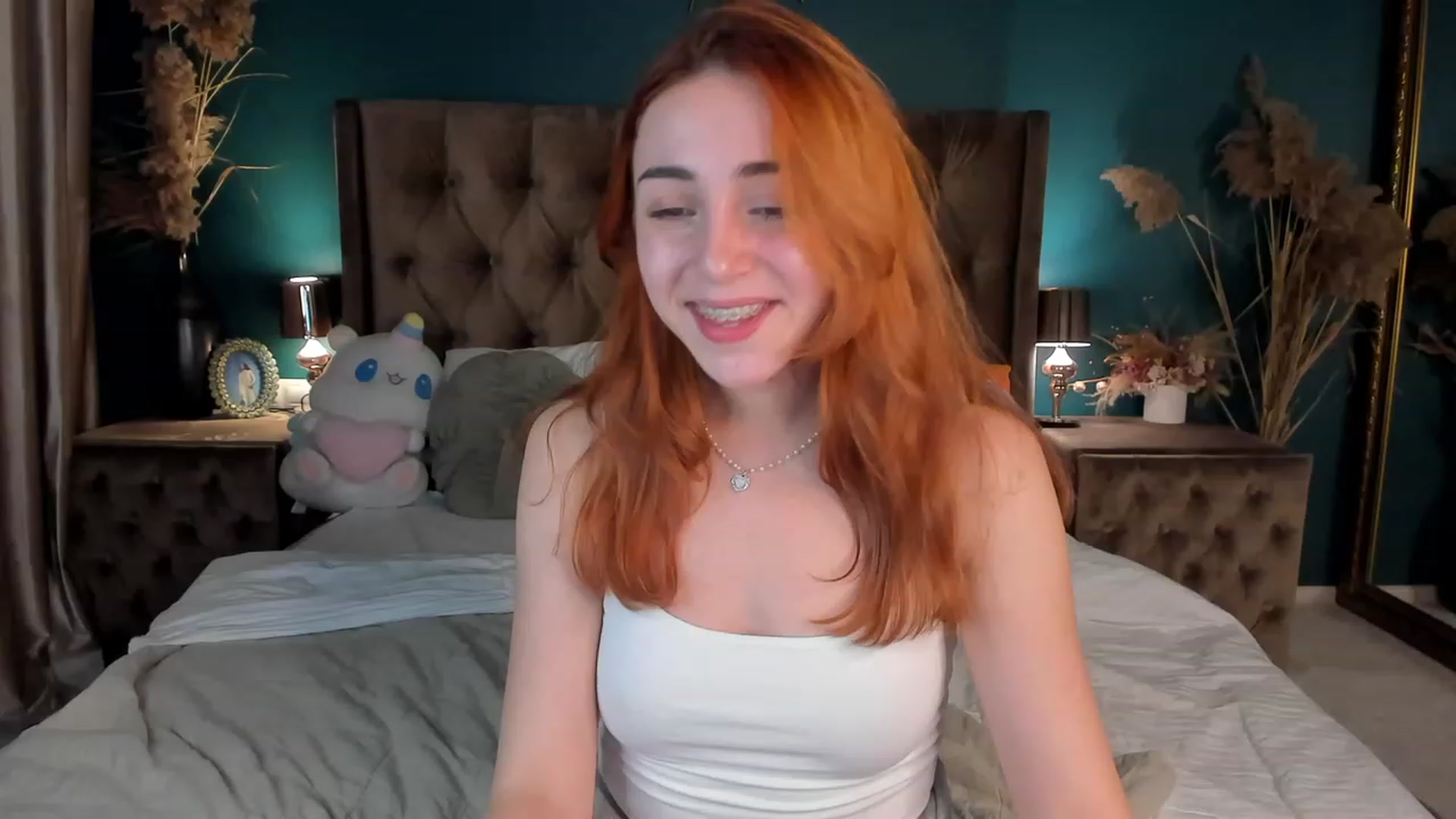 Gallery image thumbnail from ElsaYoung's myfreecams stream on, 10/16/2023, 01:49 image 5 of 20