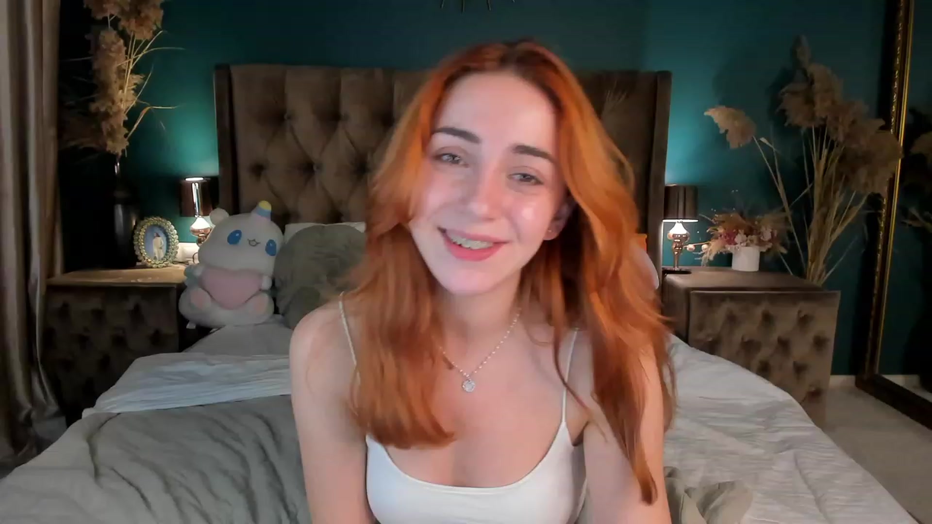 Gallery image thumbnail from ElsaYoung's myfreecams stream on, 10/16/2023, 01:49 image 16 of 20