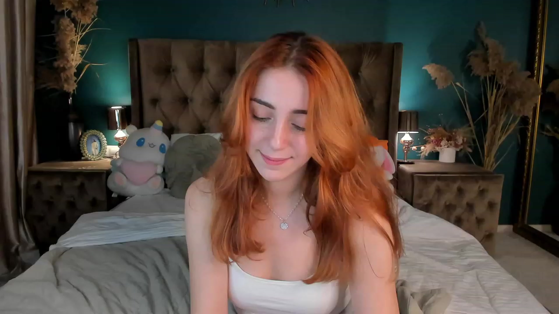 Gallery image thumbnail from ElsaYoung's myfreecams stream on, 10/16/2023, 01:49 image 18 of 20