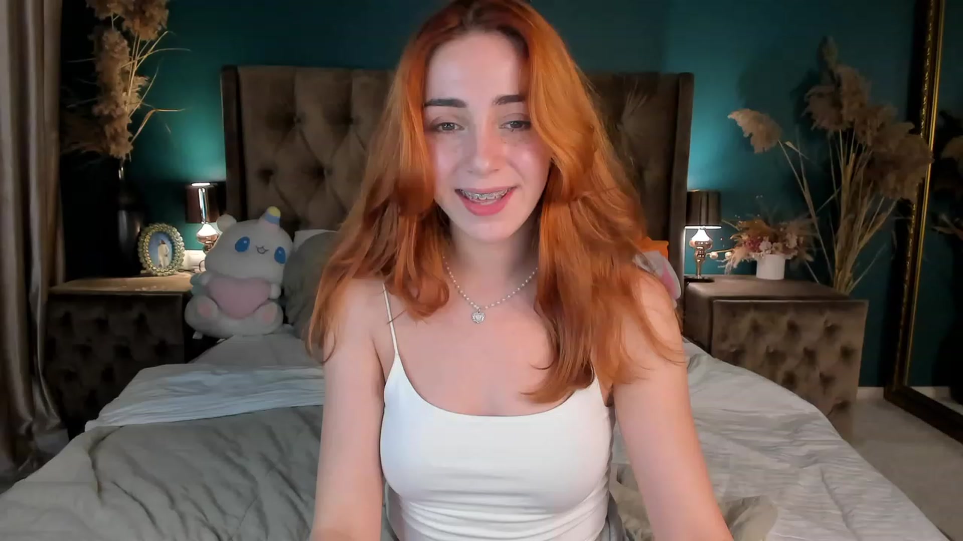 Gallery image thumbnail from ElsaYoung's myfreecams stream on, 10/16/2023, 01:49 image 6 of 20