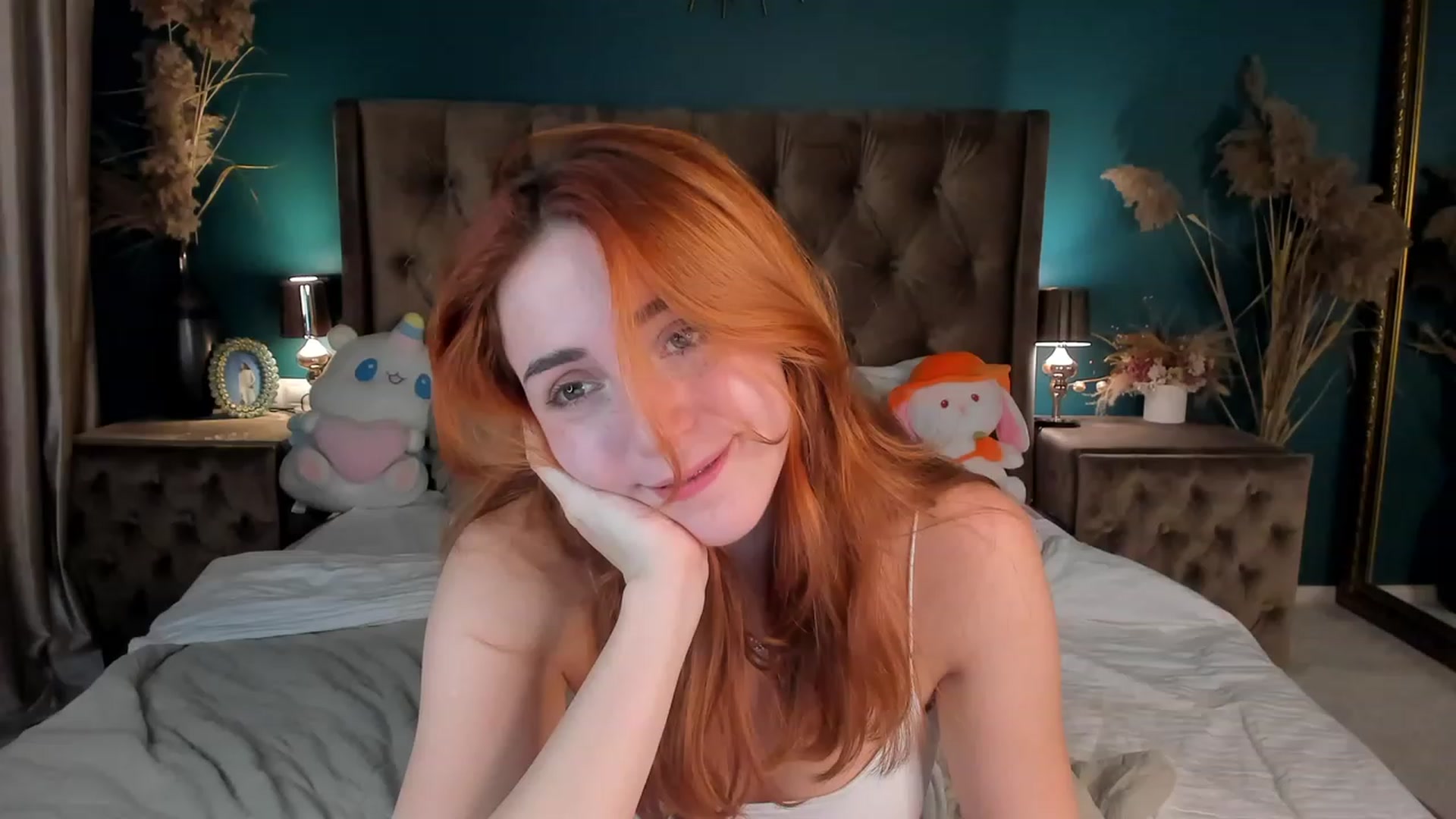 Gallery image thumbnail from ElsaYoung's myfreecams stream on, 10/16/2023, 01:49 image 17 of 20