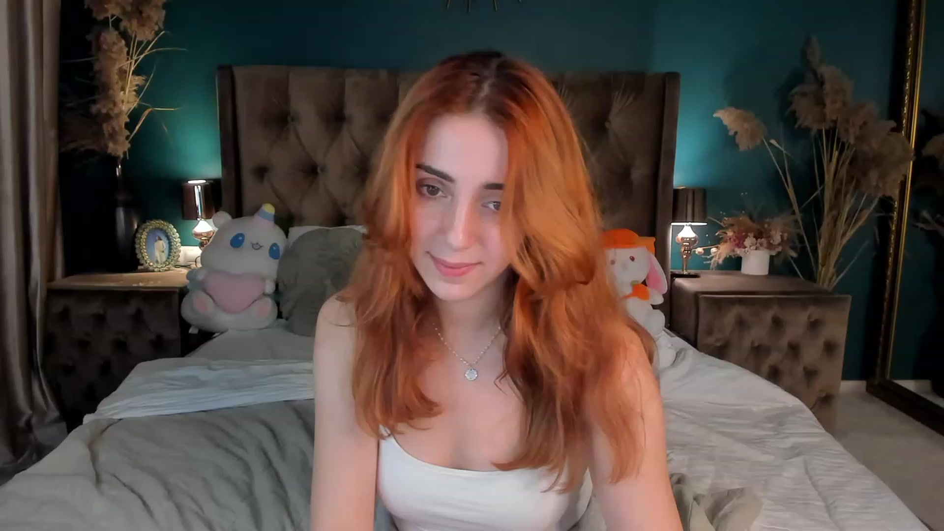 Gallery image thumbnail from ElsaYoung's myfreecams stream on, 10/16/2023, 01:49 image 19 of 20