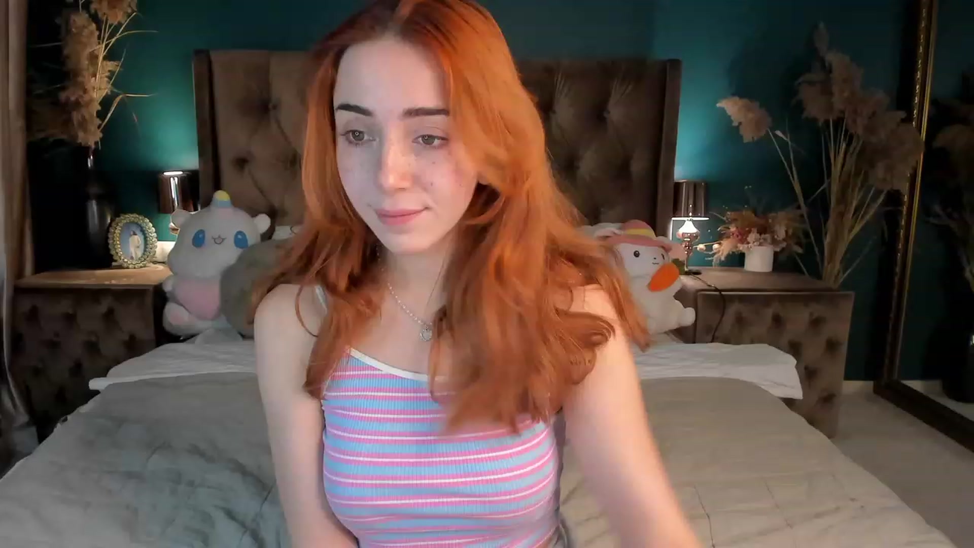 Gallery image thumbnail from ElsaYoung's myfreecams stream on, 10/17/2023, 13:24 image 6 of 20