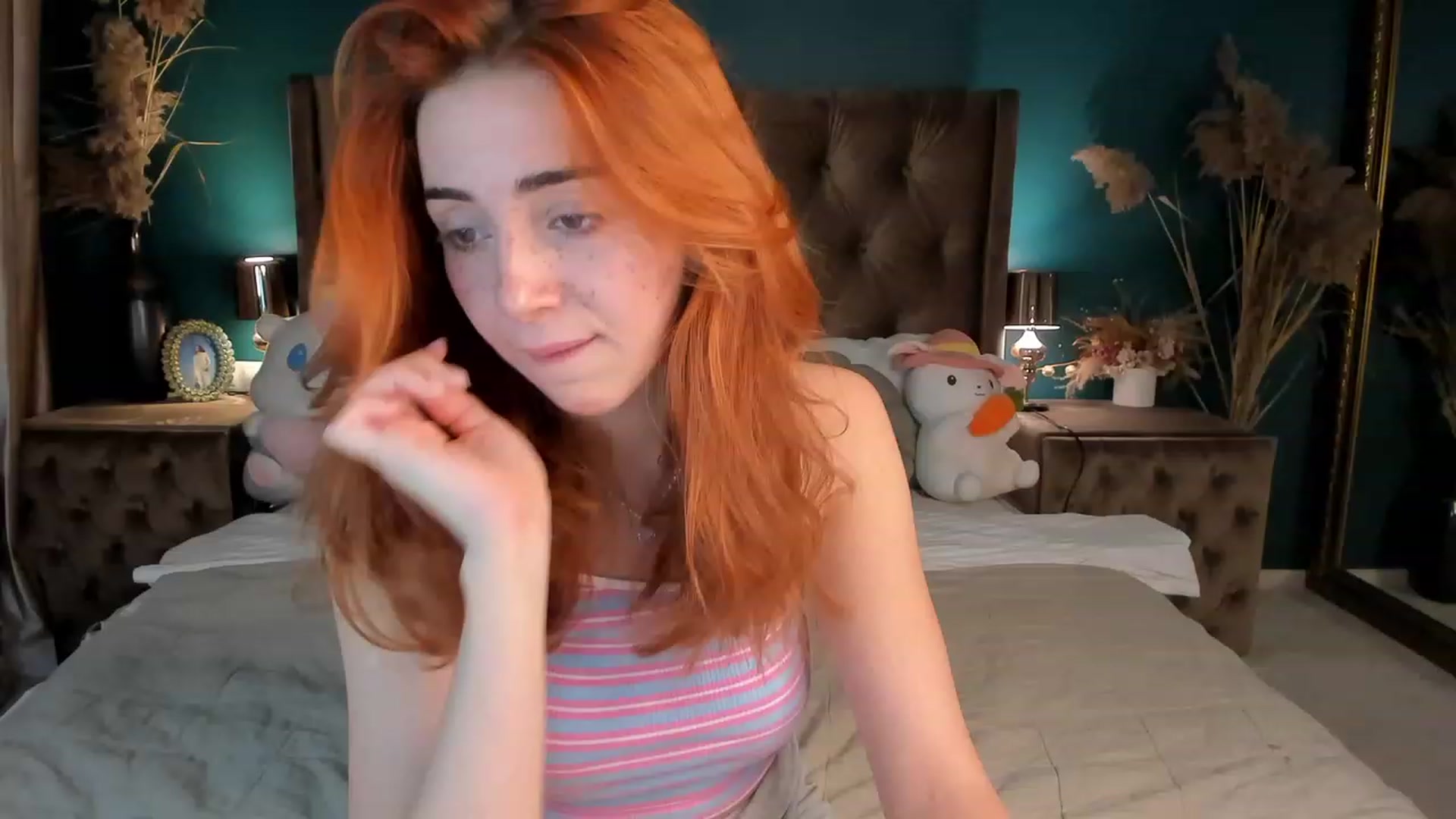 Gallery image thumbnail from ElsaYoung's myfreecams stream on, 10/17/2023, 13:24 image 7 of 20