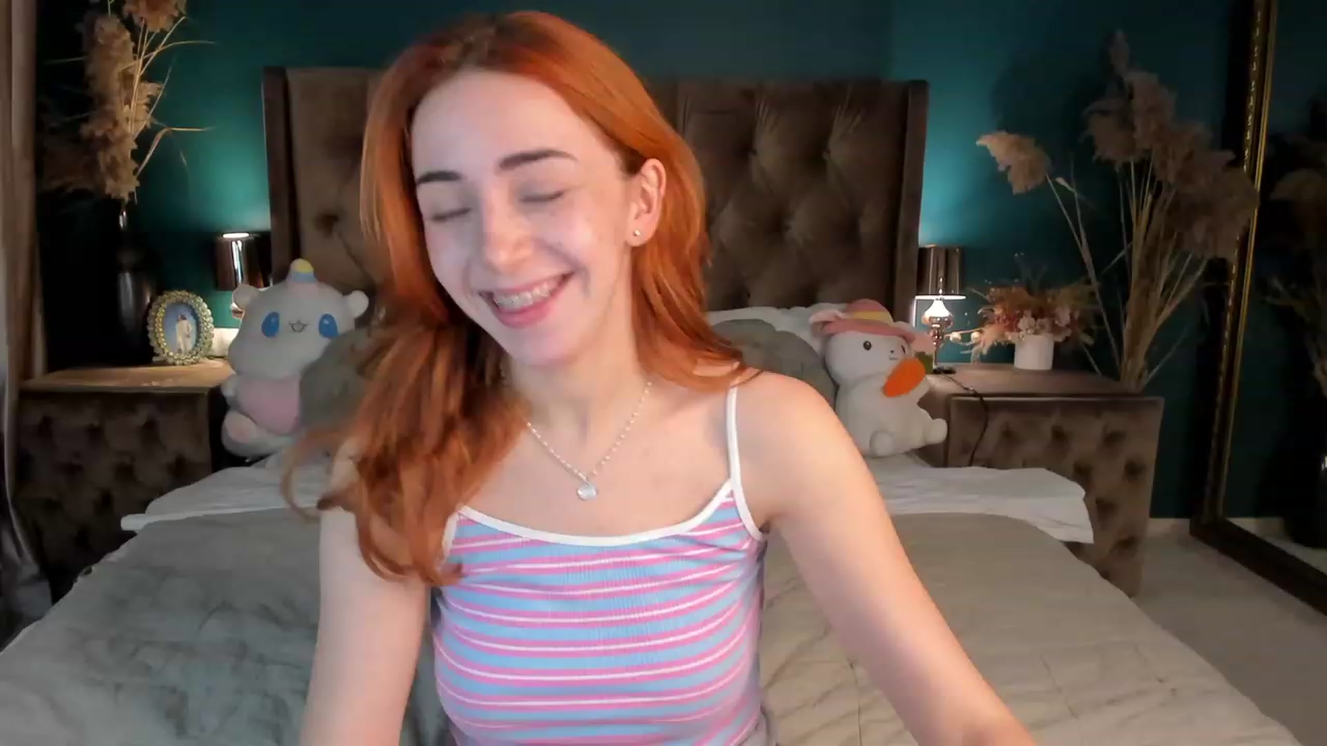 Gallery image thumbnail from ElsaYoung's myfreecams stream on, 10/17/2023, 13:24 image 12 of 20