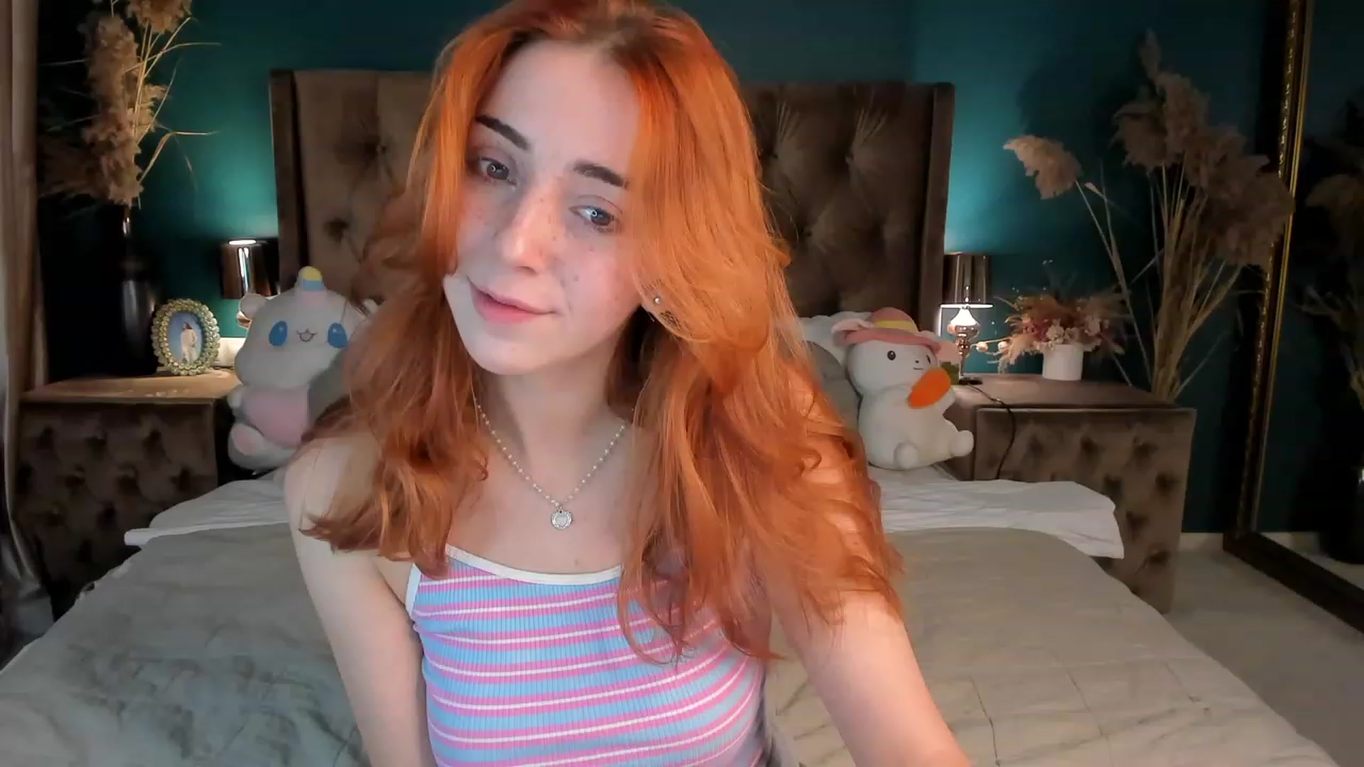 Gallery image thumbnail from ElsaYoung's myfreecams stream on, 10/17/2023, 13:24 image 10 of 20