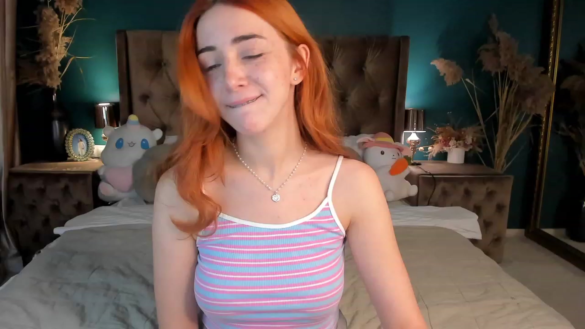 Gallery image thumbnail from ElsaYoung's myfreecams stream on, 10/17/2023, 13:24 image 1 of 20