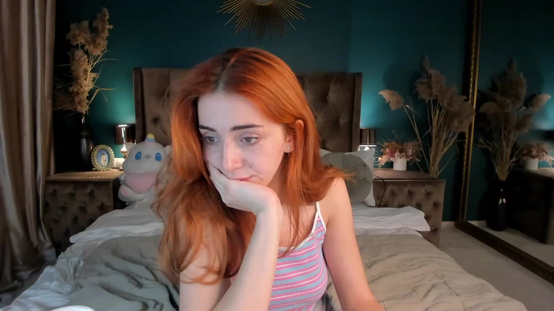 Gallery image thumbnail from ElsaYoung's myfreecams stream on, 10/17/2023, 16:54 image 13 of 20