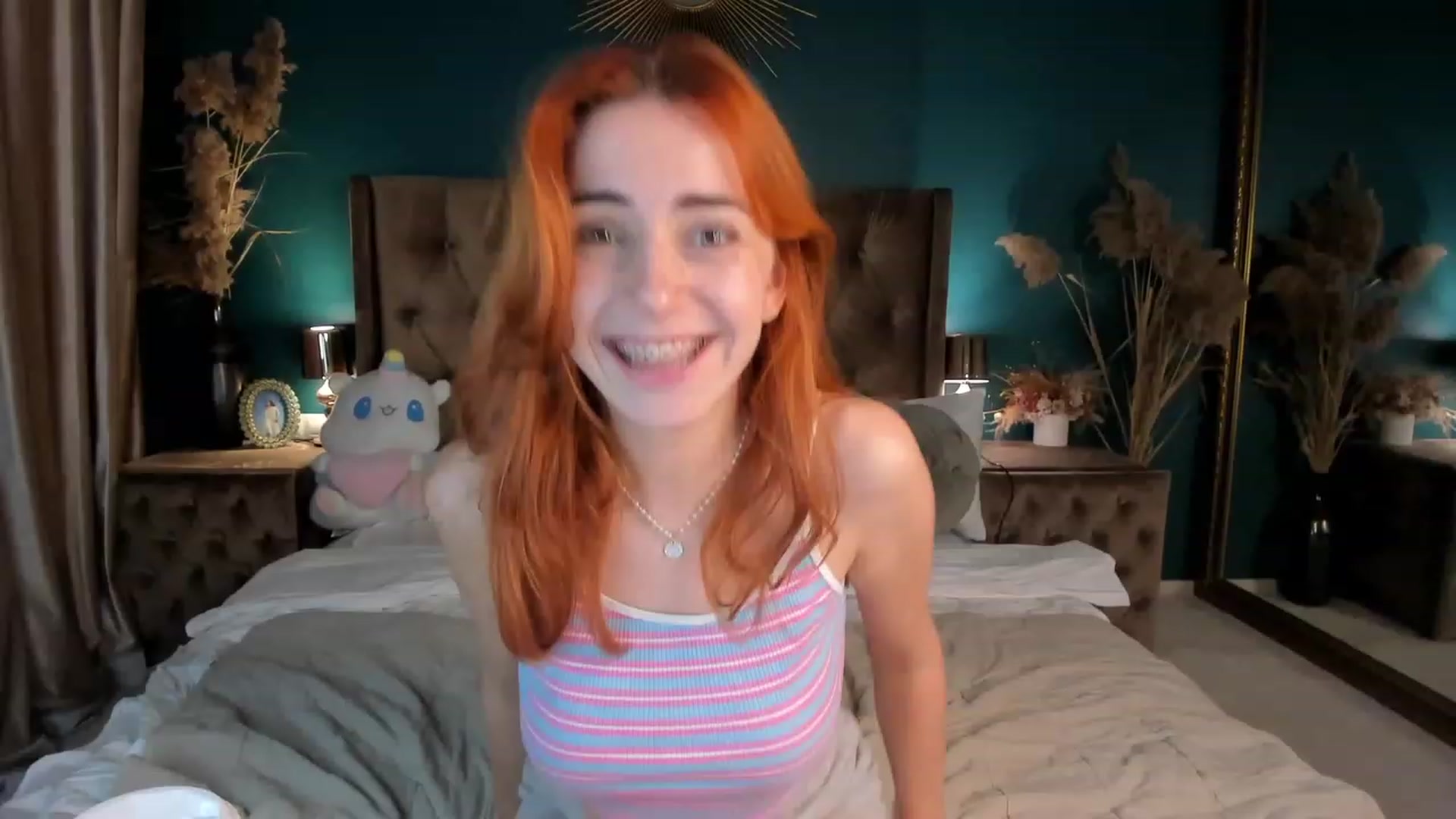 Gallery image thumbnail from ElsaYoung's myfreecams stream on, 10/17/2023, 16:54 image 8 of 20