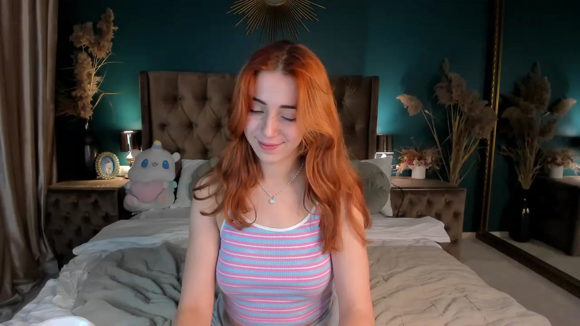 Gallery image thumbnail from ElsaYoung's myfreecams stream on, 10/17/2023, 16:54 image 10 of 20