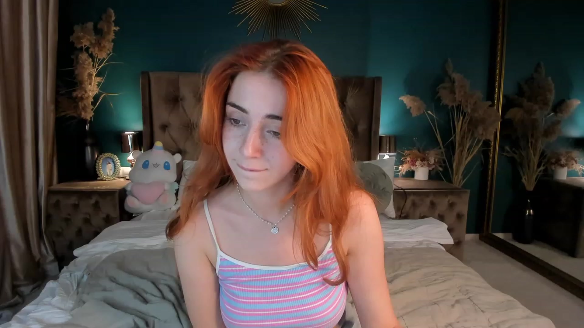 Gallery image thumbnail from ElsaYoung's myfreecams stream on, 10/17/2023, 16:54 image 15 of 20