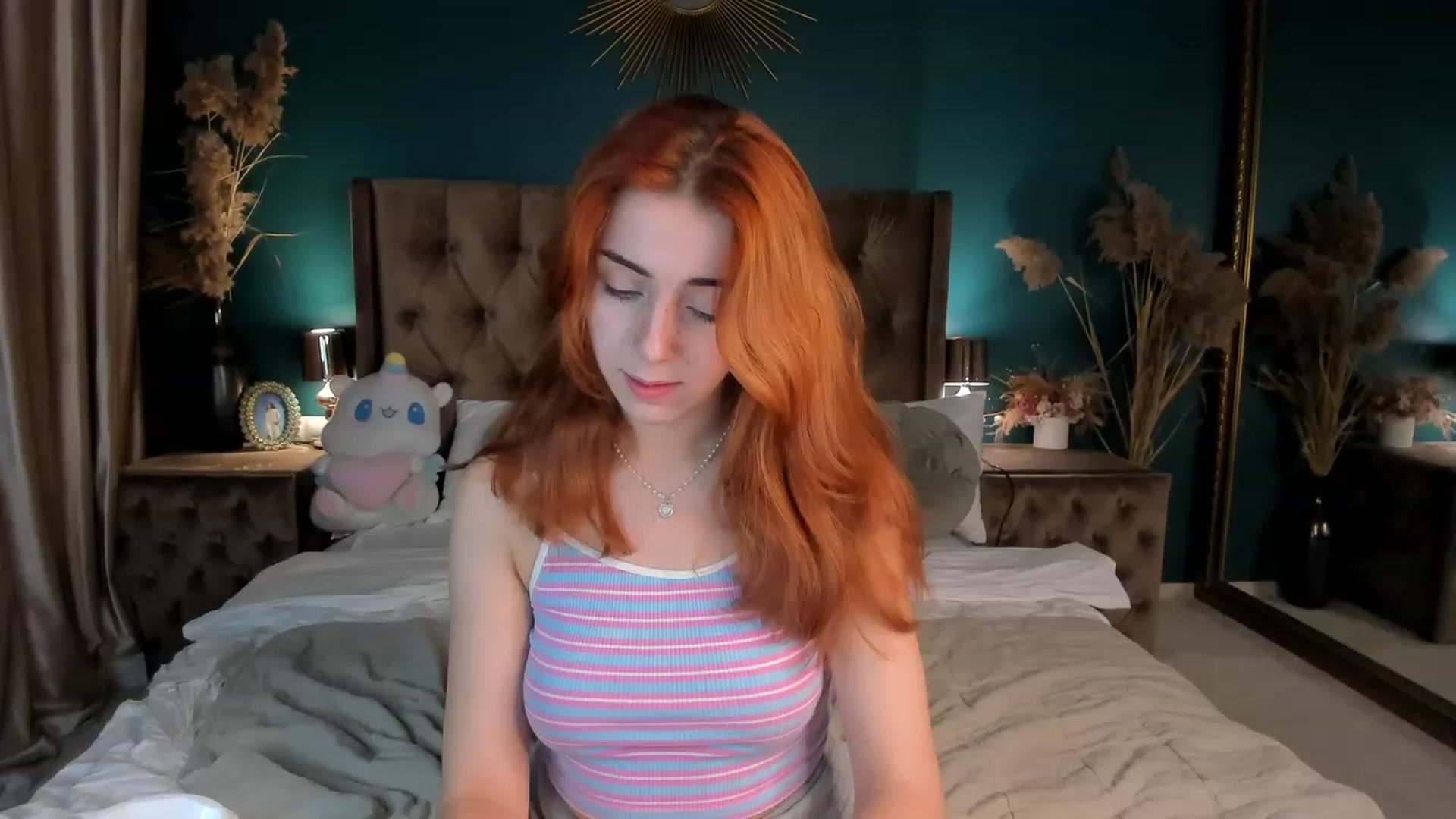 Gallery image thumbnail from ElsaYoung's myfreecams stream on, 10/17/2023, 16:54 image 12 of 20
