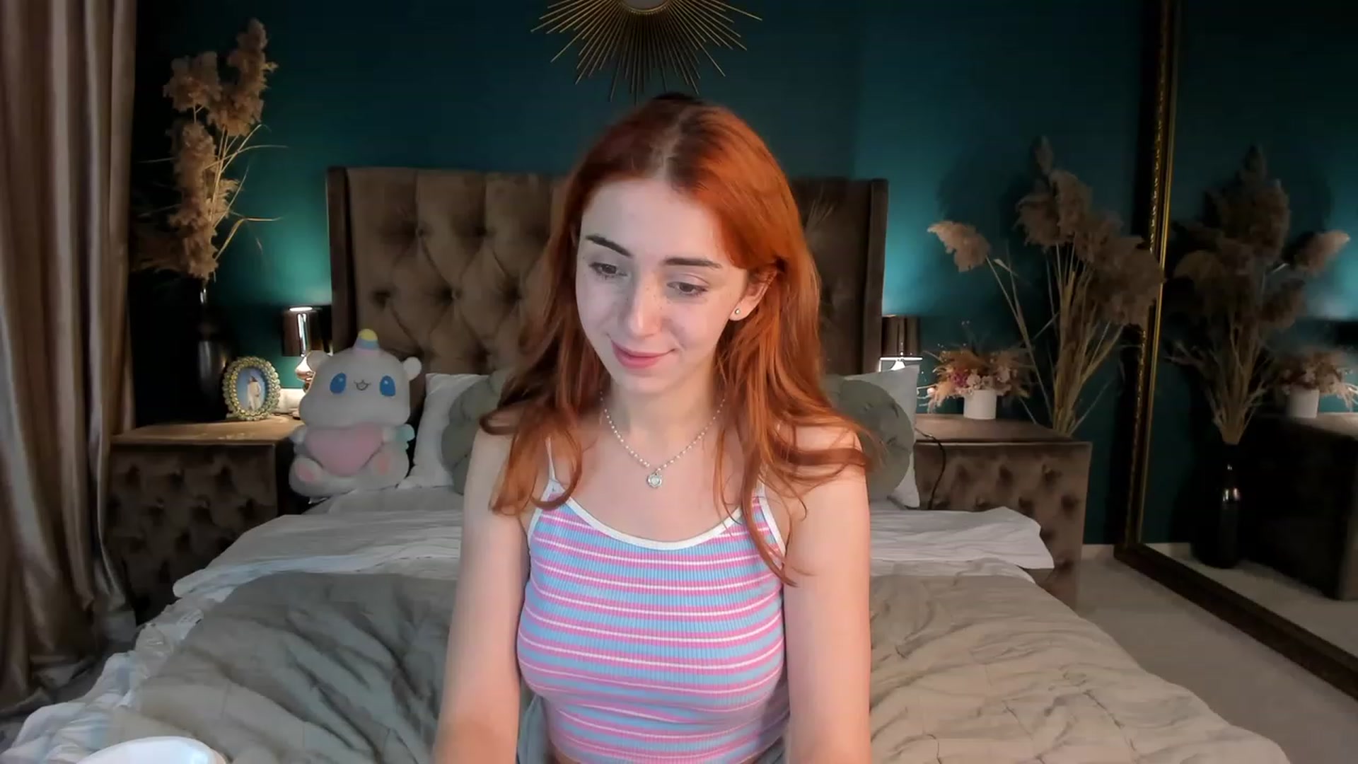 Gallery image thumbnail from ElsaYoung's myfreecams stream on, 10/17/2023, 16:54 image 9 of 20