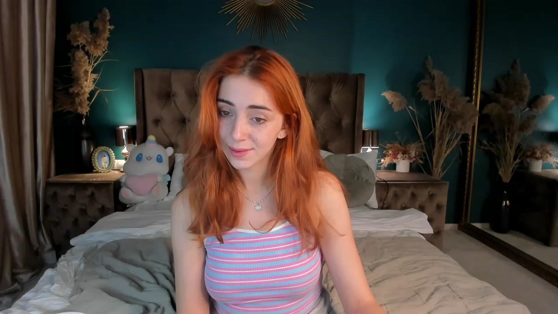 Gallery image thumbnail from ElsaYoung's myfreecams stream on, 10/17/2023, 16:54 image 14 of 20