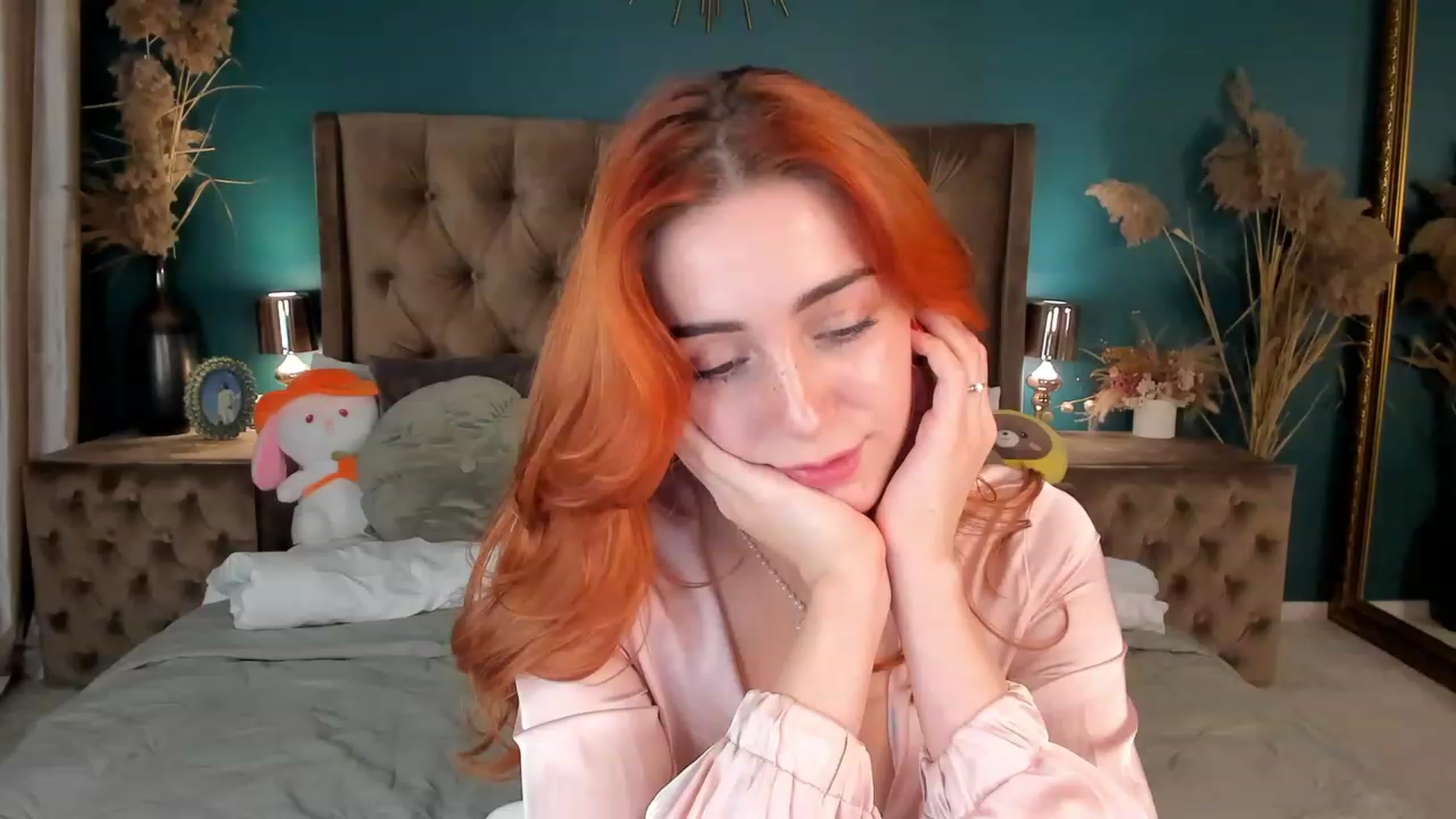 Gallery image thumbnail from ElsaYoung's myfreecams stream on, 10/19/2023, 18:16 image 7 of 20
