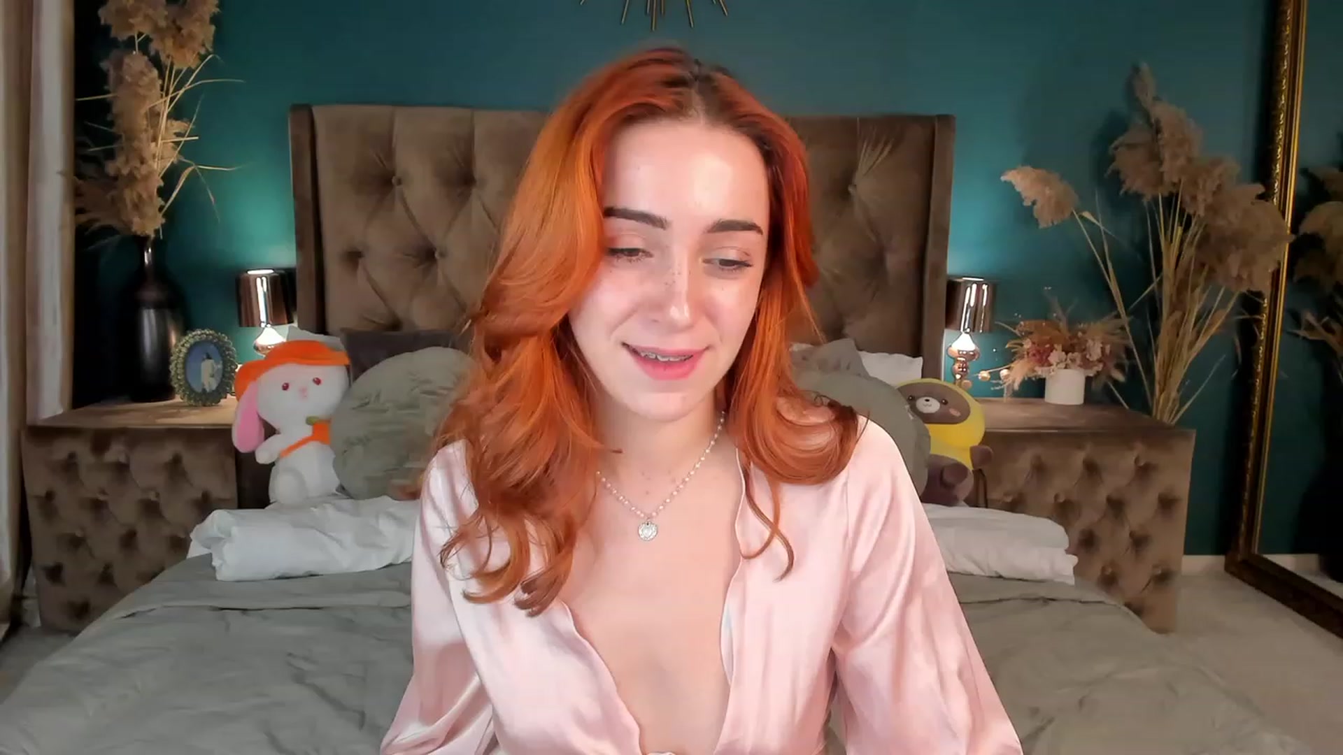 Gallery image thumbnail from ElsaYoung's myfreecams stream on, 10/19/2023, 18:16 image 8 of 20