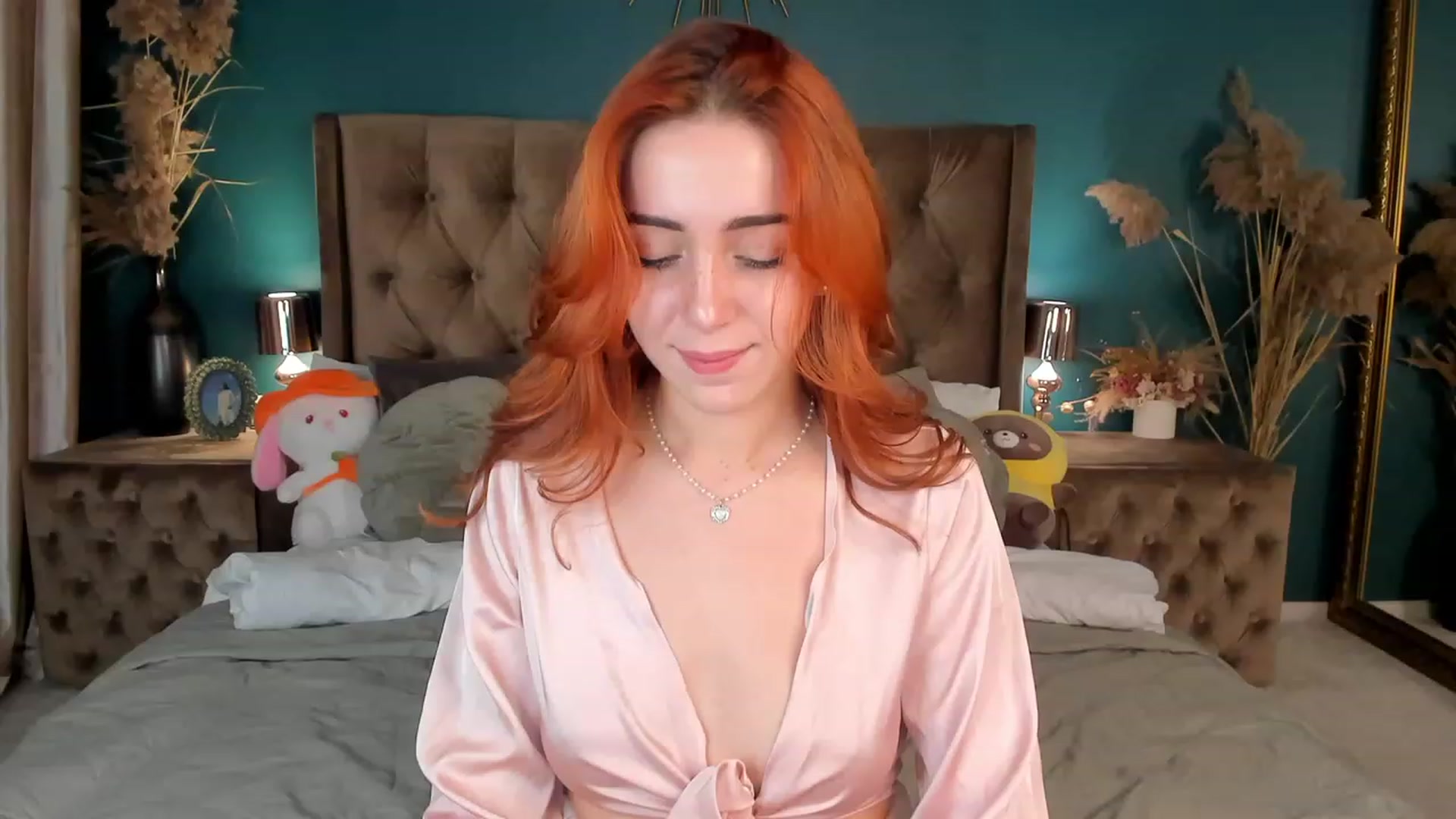 Gallery image thumbnail from ElsaYoung's myfreecams stream on, 10/19/2023, 18:16 image 4 of 20