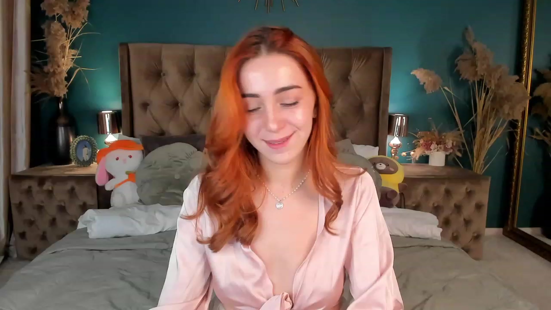 Gallery image thumbnail from ElsaYoung's myfreecams stream on, 10/19/2023, 18:16 image 12 of 20