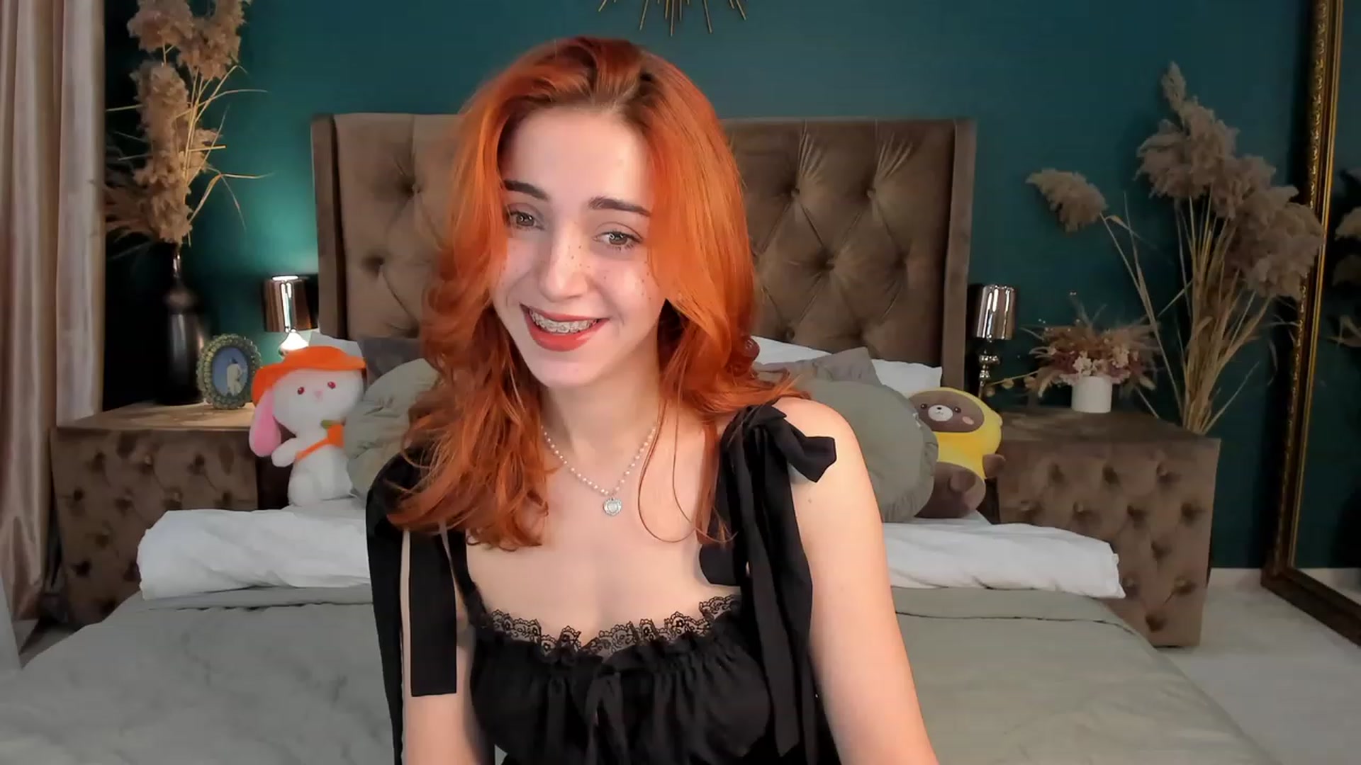 Gallery image thumbnail from ElsaYoung's myfreecams stream on, 10/20/2023, 12:51 image 2 of 20