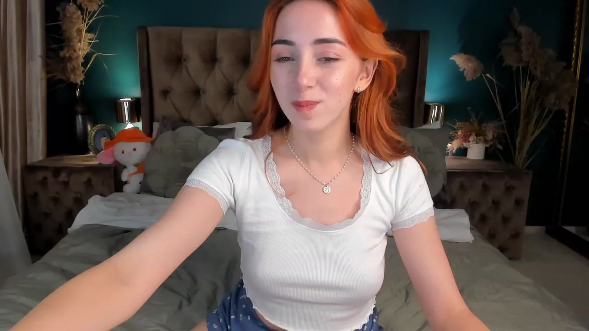Gallery image thumbnail from ElsaYoung's myfreecams stream on, 10/21/2023, 21:04 image 1 of 20