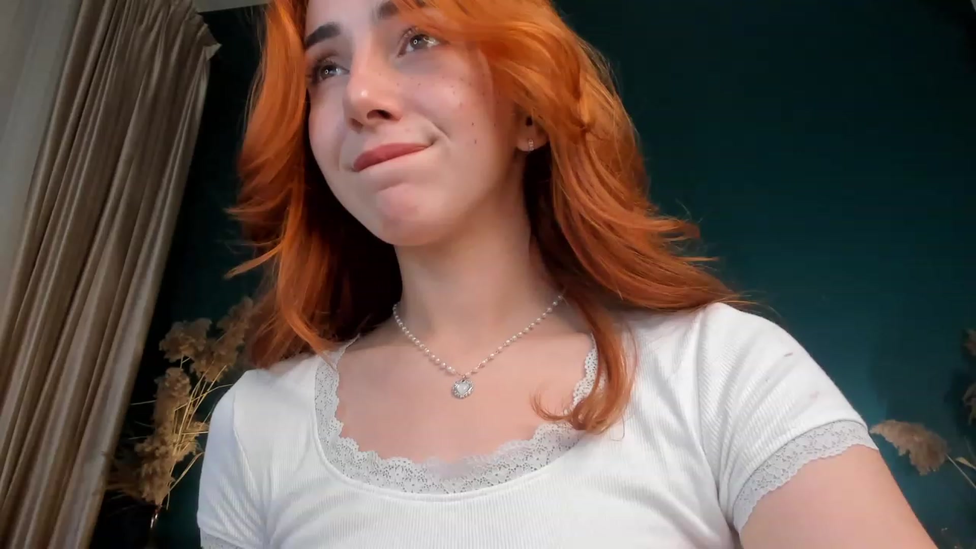 Gallery image thumbnail from ElsaYoung's myfreecams stream on, 10/21/2023, 21:04 image 12 of 20