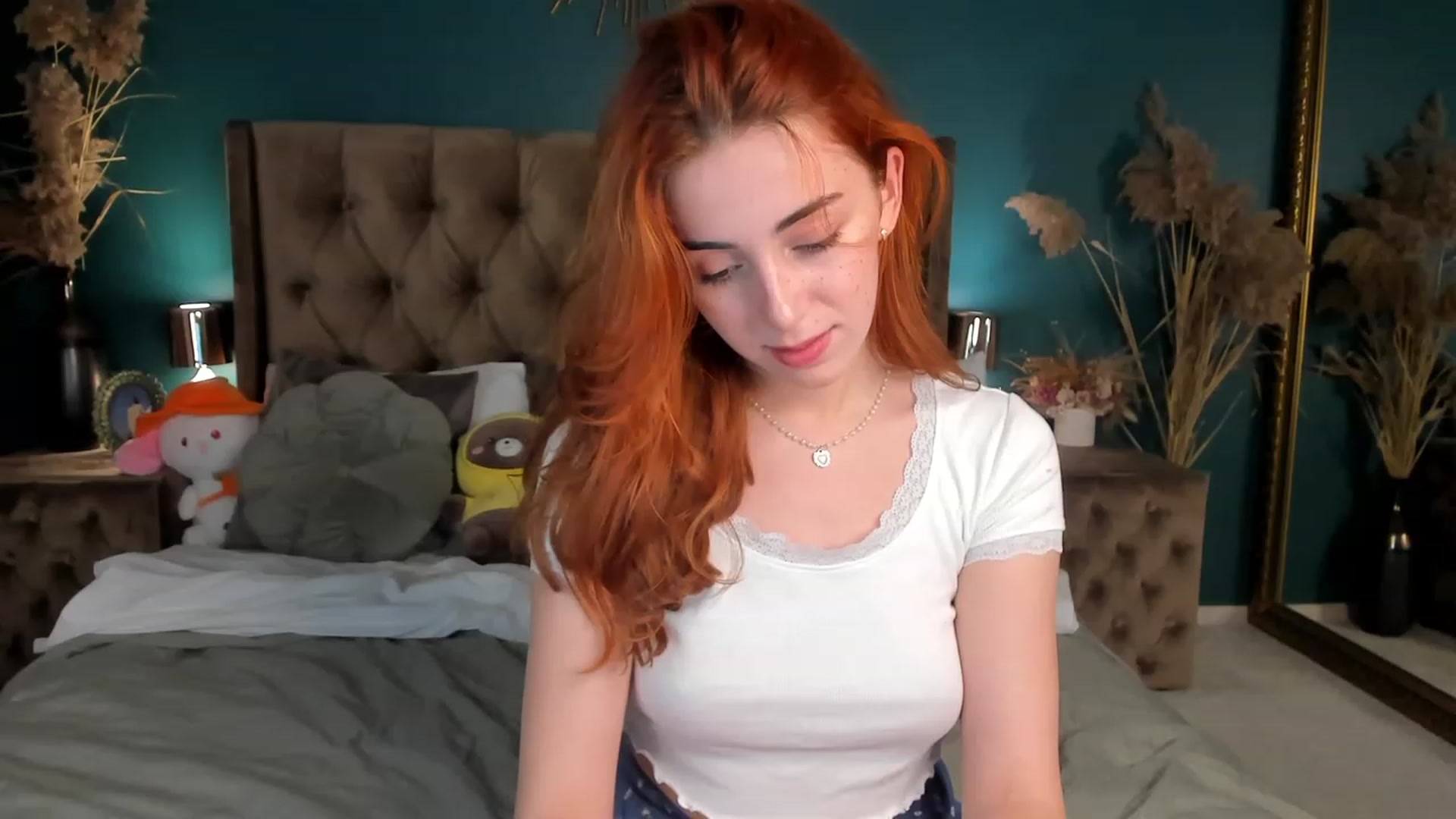 Gallery image thumbnail from ElsaYoung's myfreecams stream on, 10/21/2023, 21:04 image 17 of 20