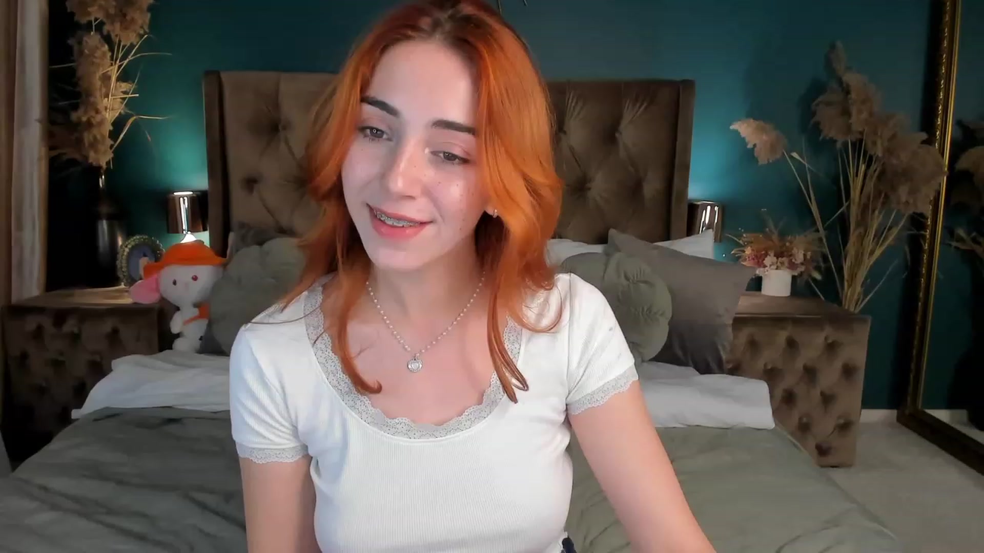 Gallery image thumbnail from ElsaYoung's myfreecams stream on, 10/21/2023, 21:04 image 10 of 20