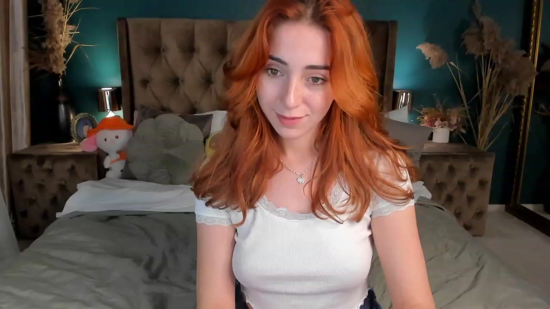 Gallery image thumbnail from ElsaYoung's myfreecams stream on, 10/21/2023, 22:07 image 17 of 20