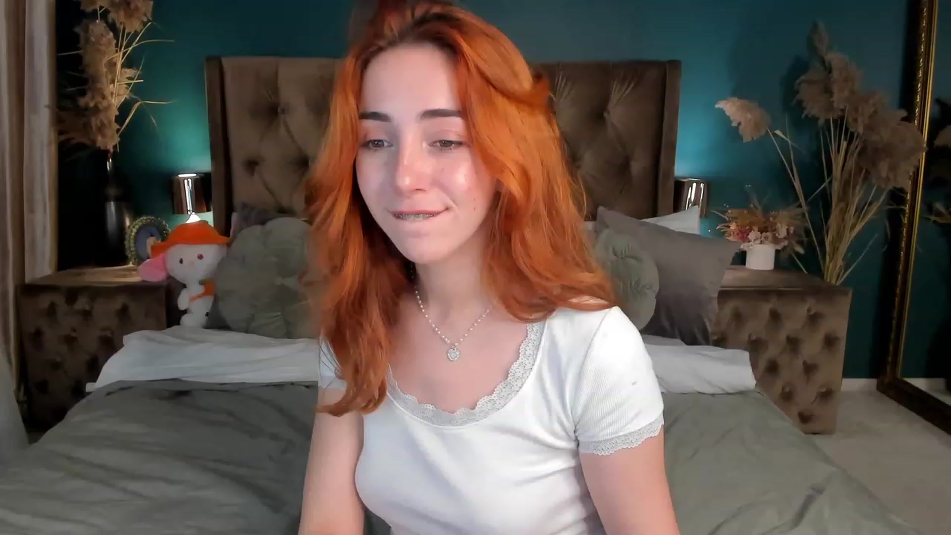 Gallery image thumbnail from ElsaYoung's myfreecams stream on, 10/21/2023, 22:07 image 2 of 20