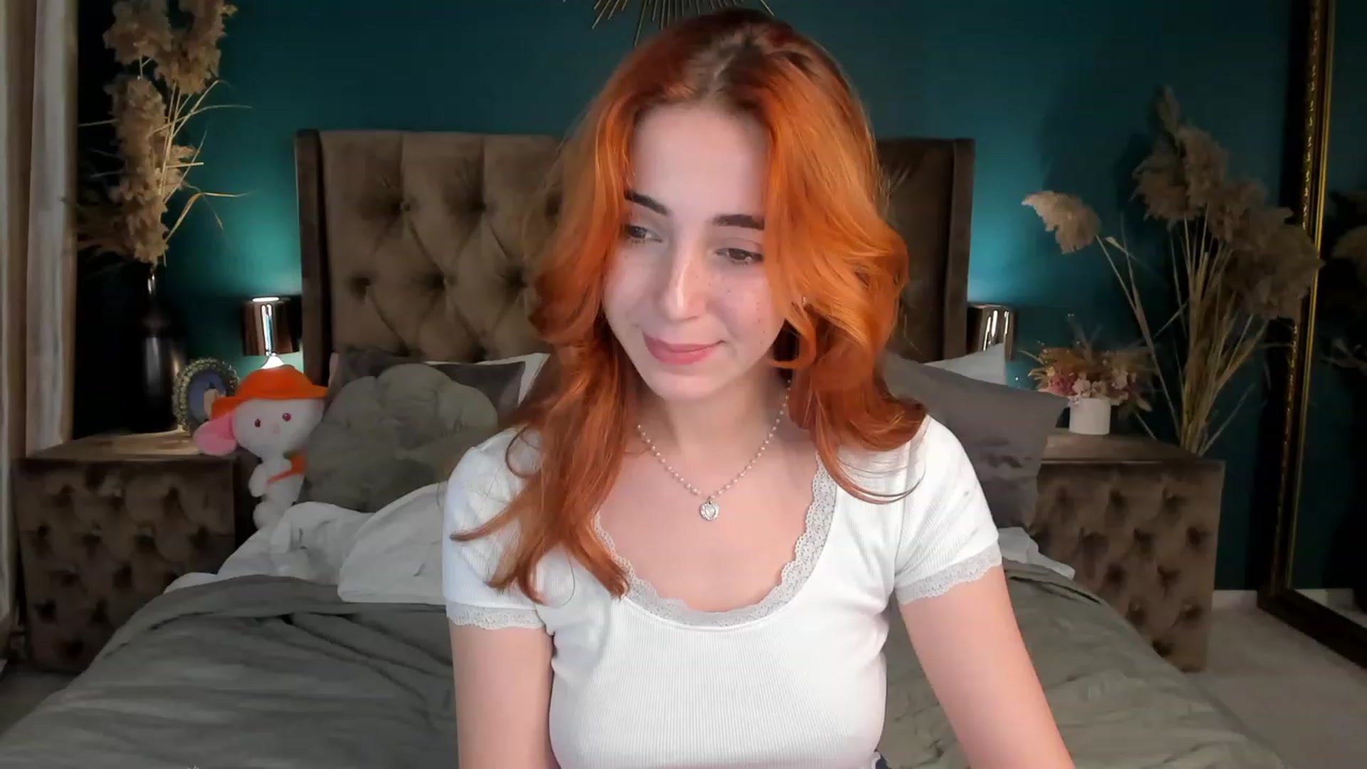 Gallery image thumbnail from ElsaYoung's myfreecams stream on, 10/22/2023, 24:36 image 3 of 20