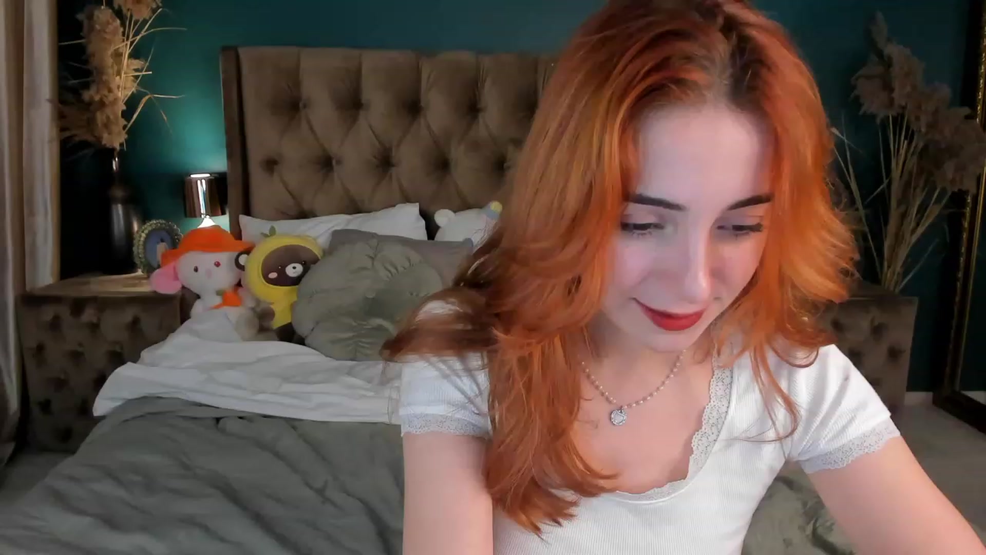 Gallery image thumbnail from ElsaYoung's myfreecams stream on, 10/22/2023, 03:05 image 10 of 20