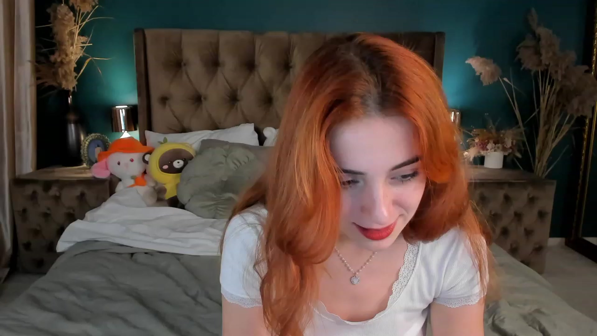 Gallery image thumbnail from ElsaYoung's myfreecams stream on, 10/22/2023, 03:05 image 8 of 20