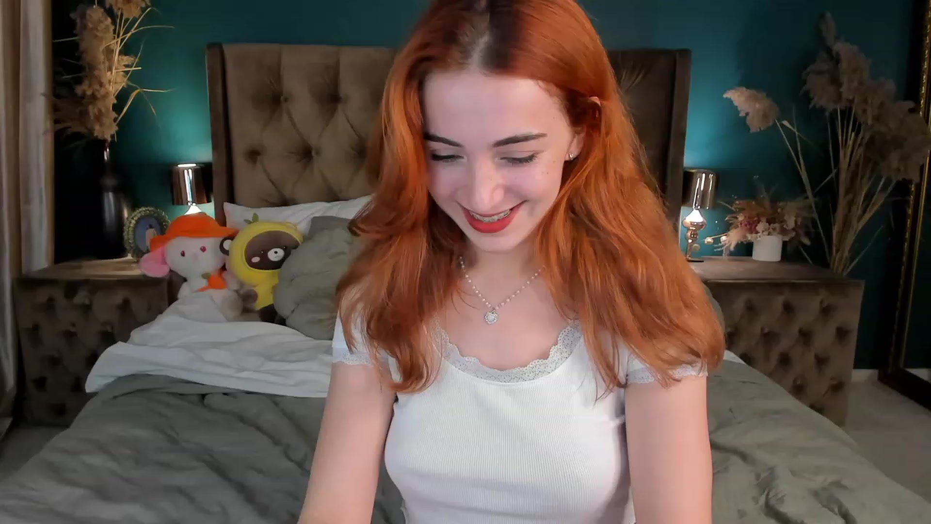 Gallery image thumbnail from ElsaYoung's myfreecams stream on, 10/22/2023, 03:05 image 12 of 20