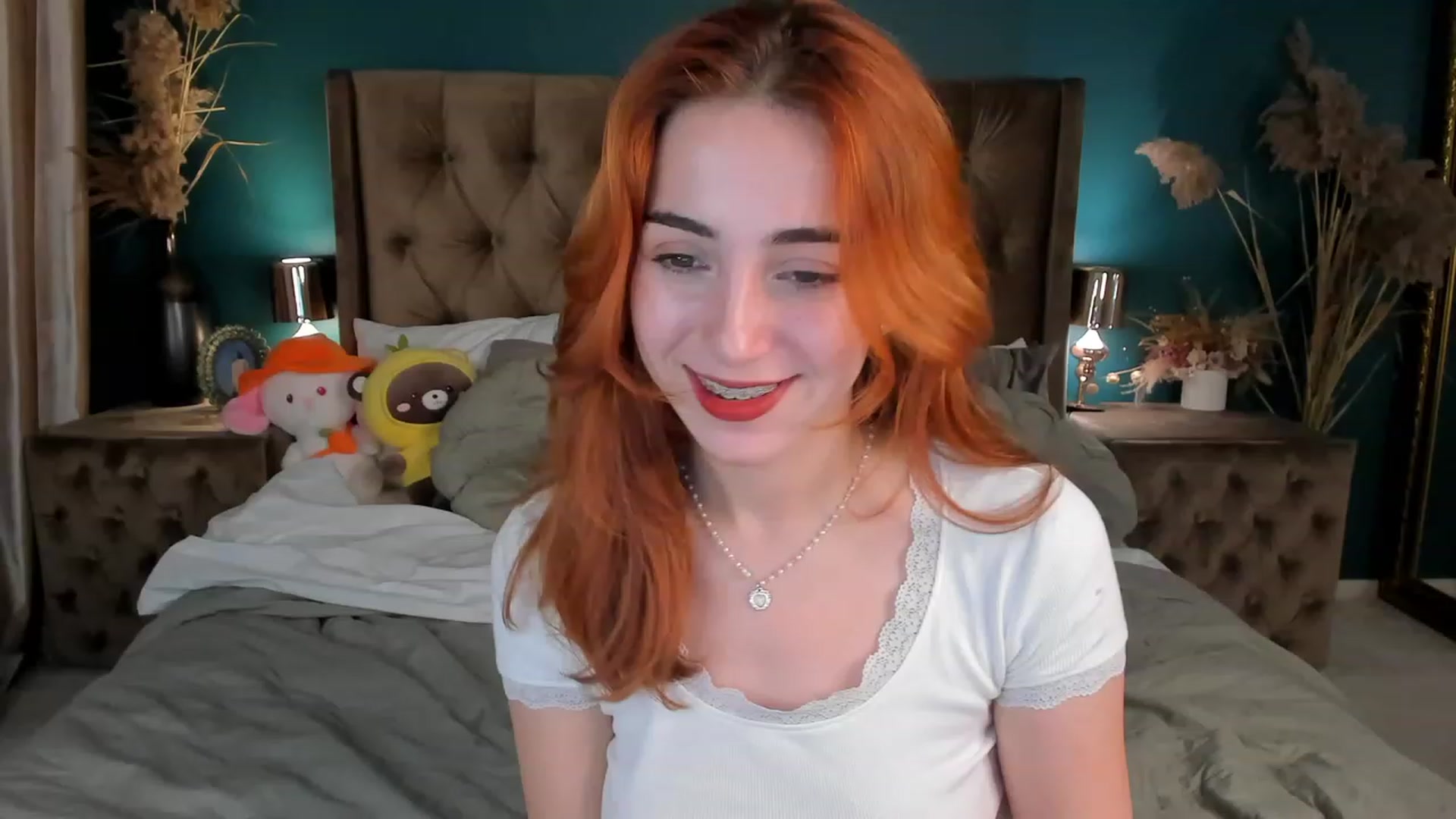 Gallery image thumbnail from ElsaYoung's myfreecams stream on, 10/22/2023, 03:05 image 9 of 20
