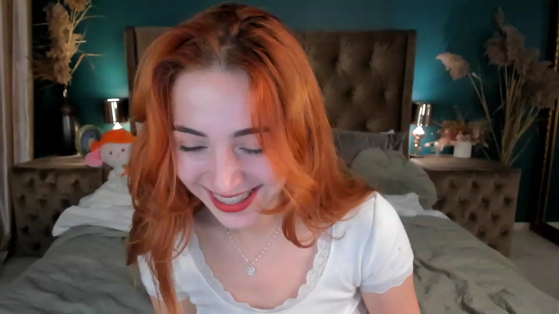 Gallery image thumbnail from ElsaYoung's myfreecams stream on, 10/22/2023, 03:05 image 1 of 20